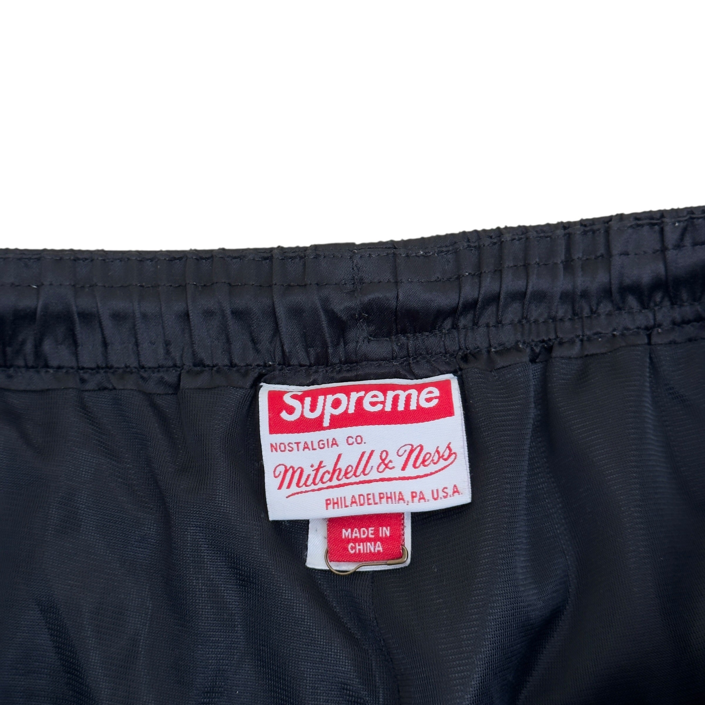 SUPREME MITCHELL & NESS SATIN SHORTS BLACK M
