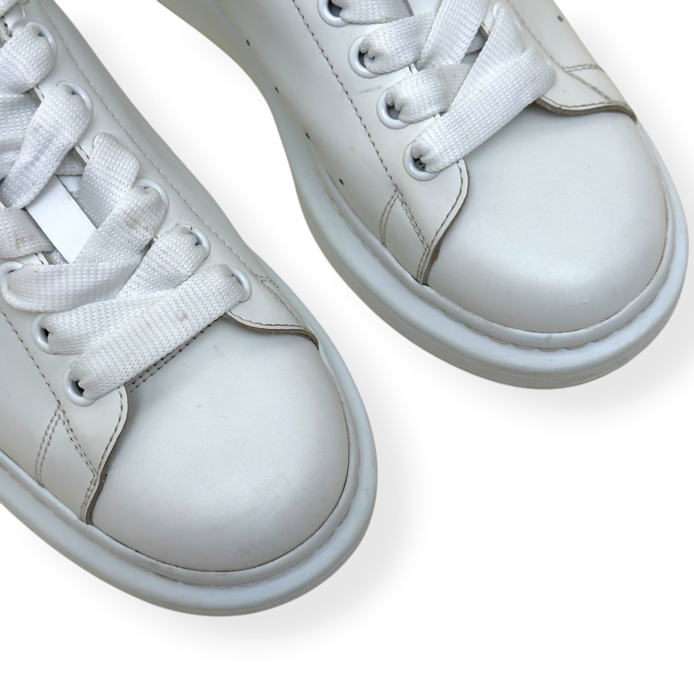 ALEXANDER MCQUEEN OVERSIZED SNEAKER WHITE/ BLACK 40 / UK6