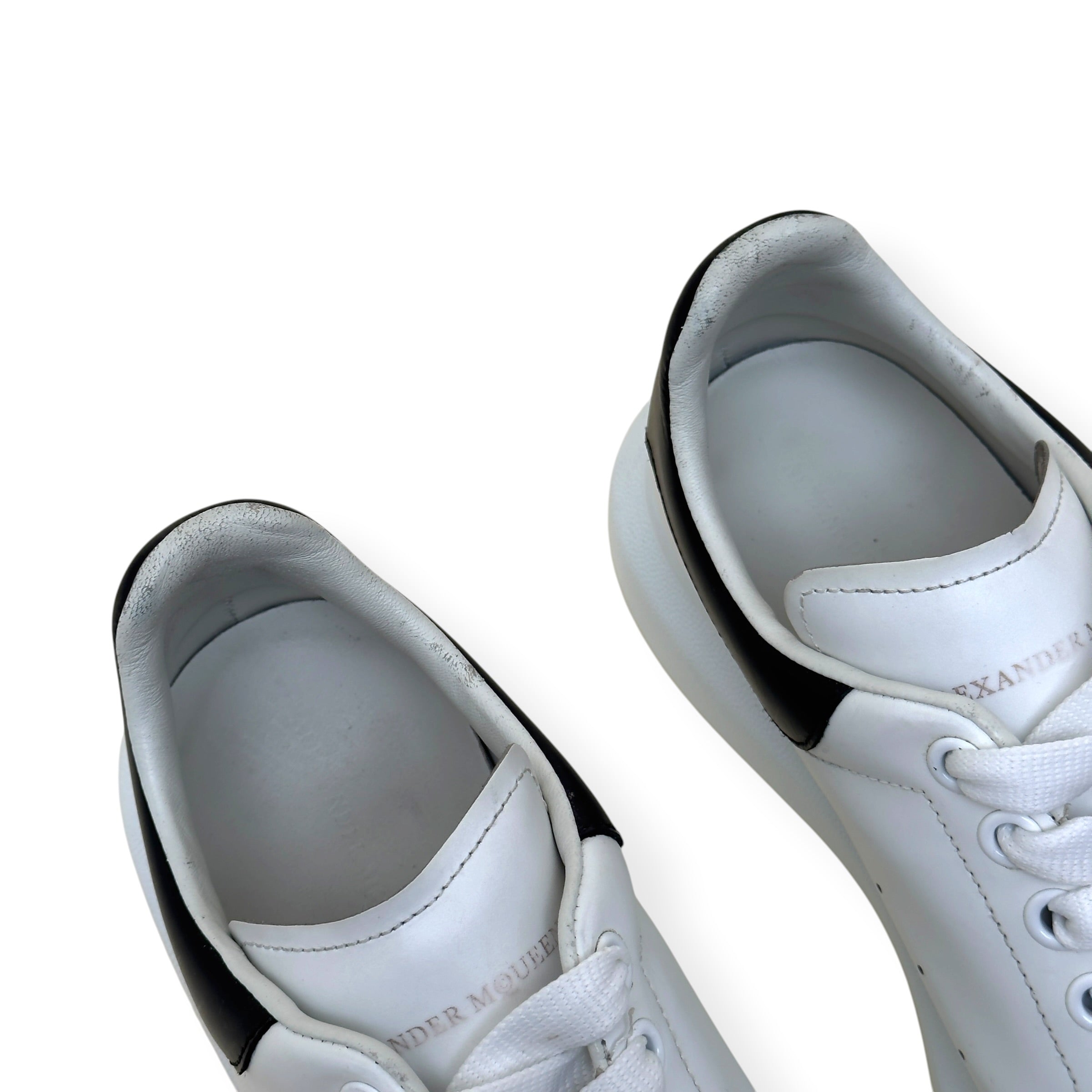 ALEXANDER MCQUEEN OVERSIZED SNEAKER WHITE/ BLACK 40 / UK6
