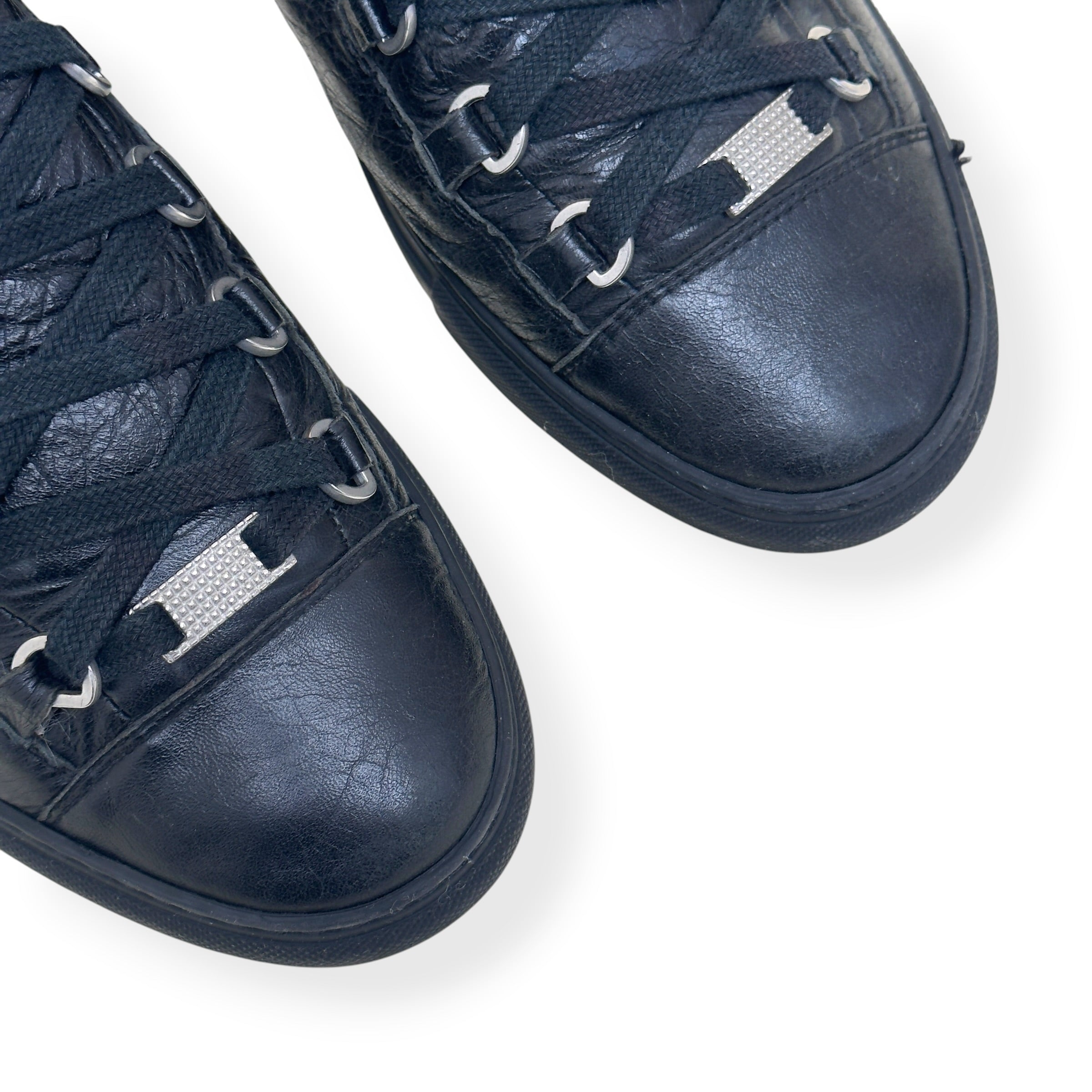 BALENCIAGA ARENA LOW TOP SNEAKER BLACK 40 / UK6