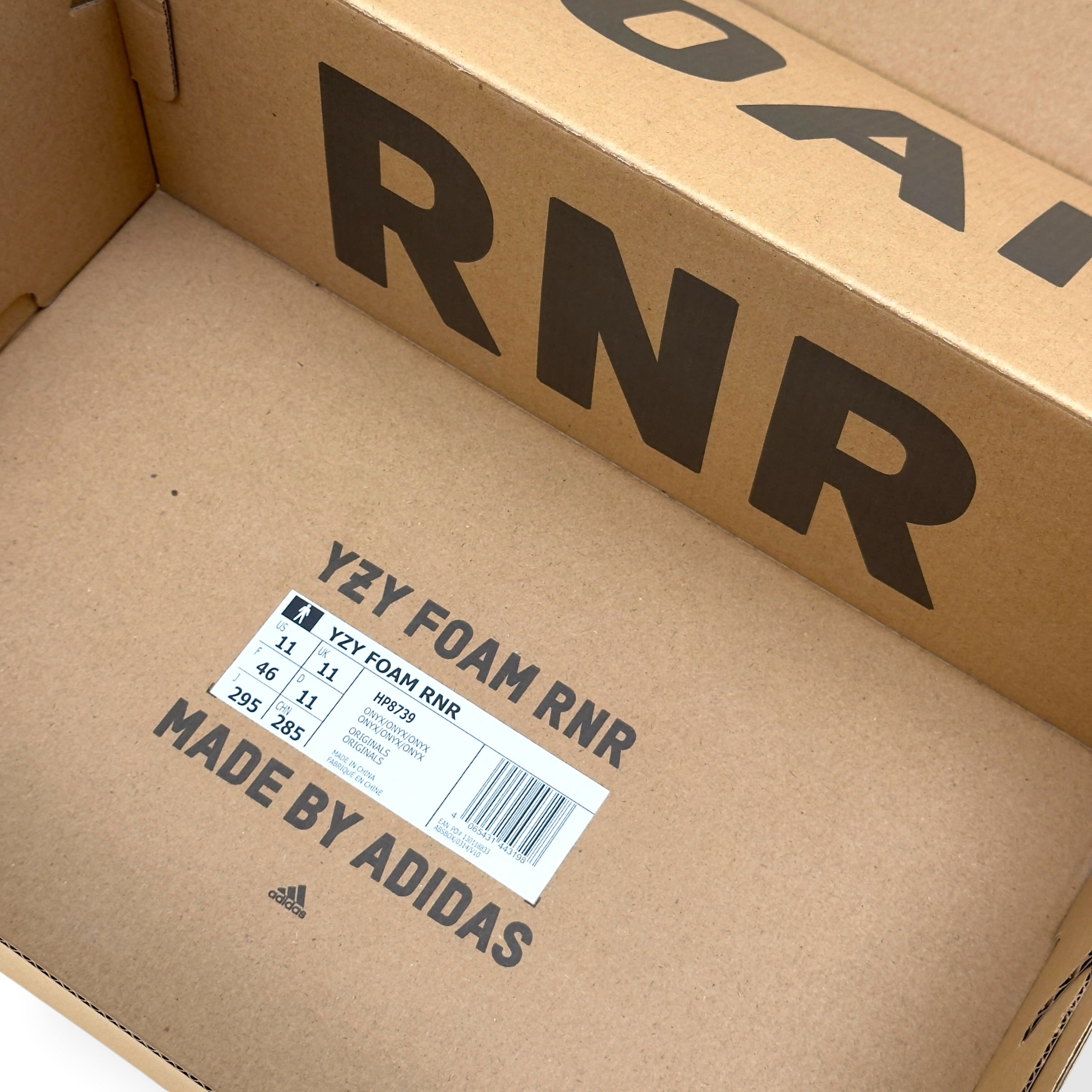 YEEZY FOAM RNR ONYX UK11