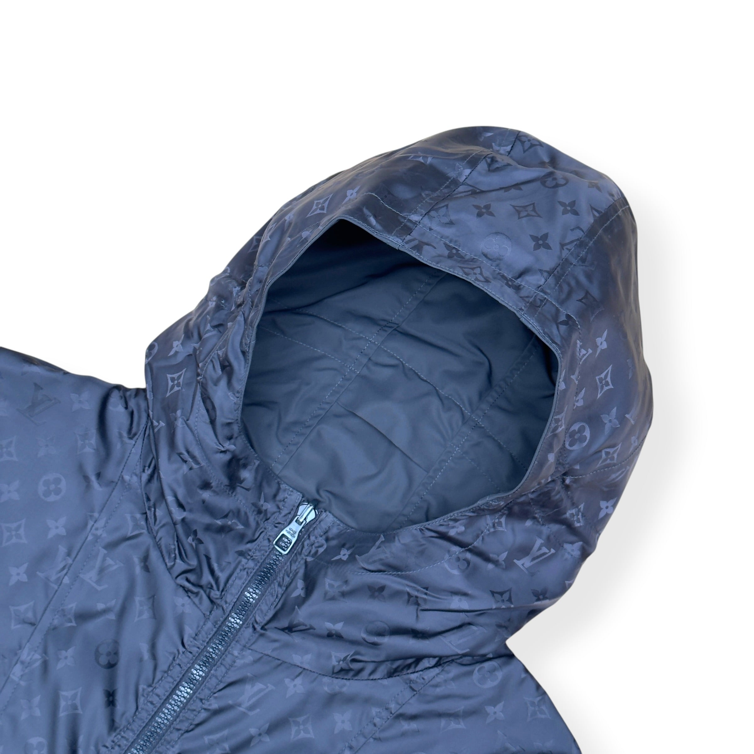 LOUIS VUITTON MONOGRAM REVERSIBLE WINDBREAKER JACKET BLACK / GREY 52 / L