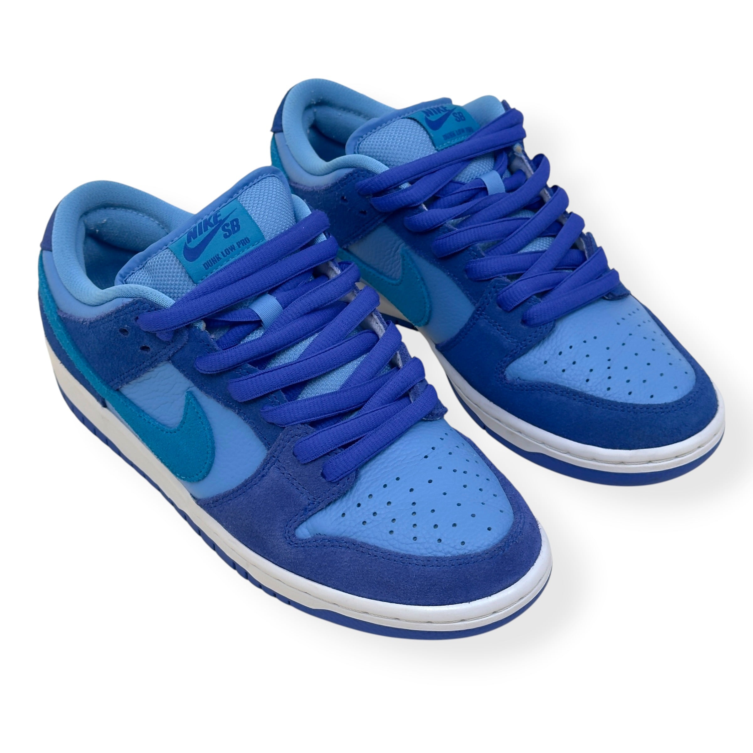NIKE SB DUNK LOW TOP SNEAKER ‘BLUE RASPBERRY’ UK7