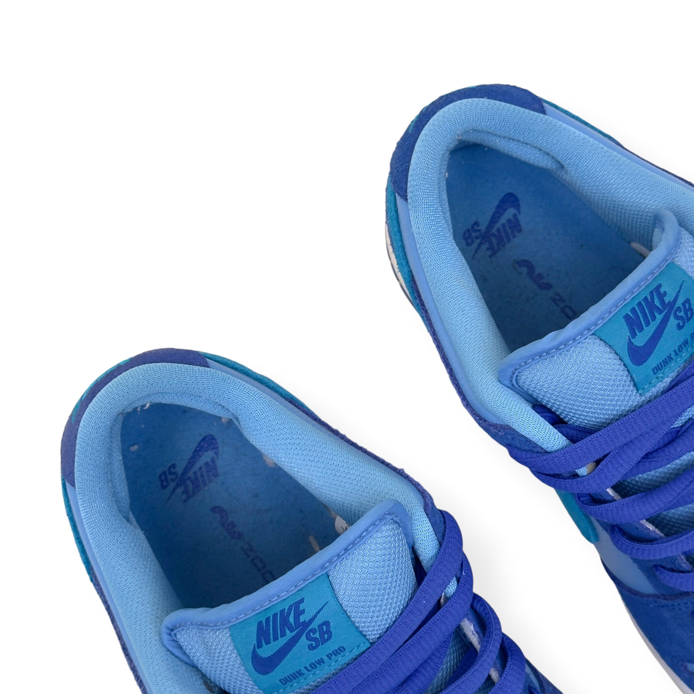 NIKE SB DUNK LOW TOP SNEAKER ‘BLUE RASPBERRY’ UK7