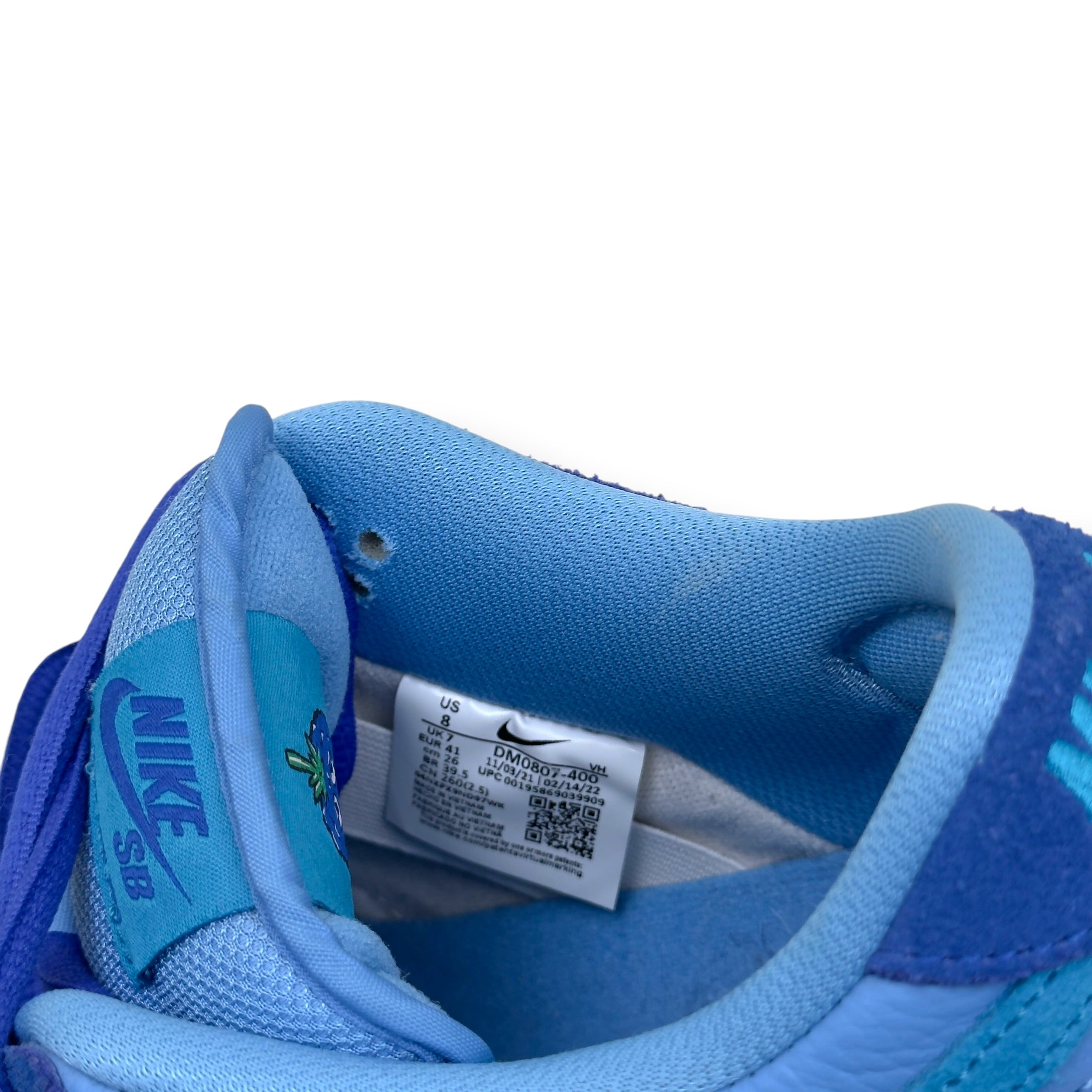 NIKE SB DUNK LOW TOP SNEAKER ‘BLUE RASPBERRY’ UK7