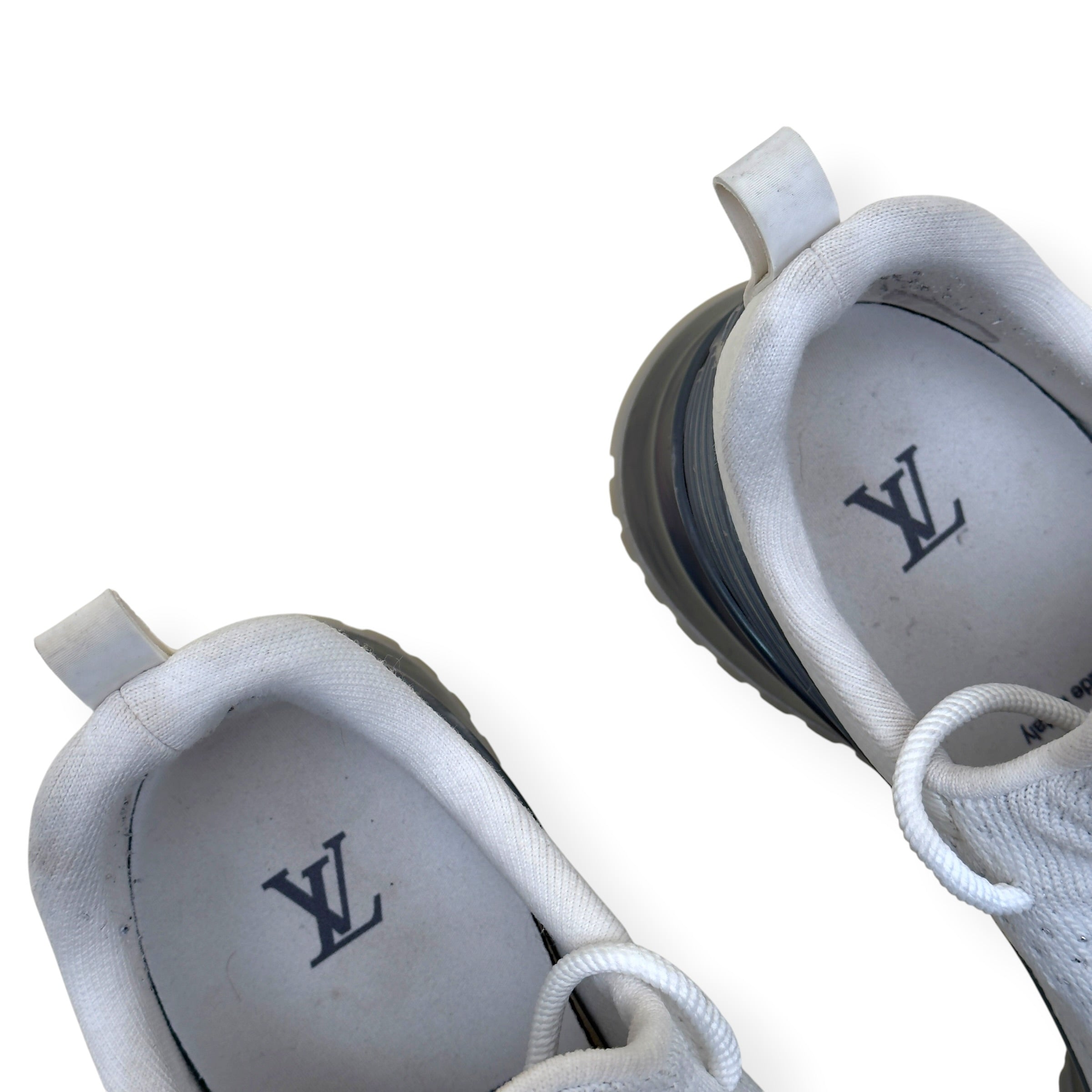 LOUIS VUITTON VNR SNEAKER WHITE / METALLIC UK11