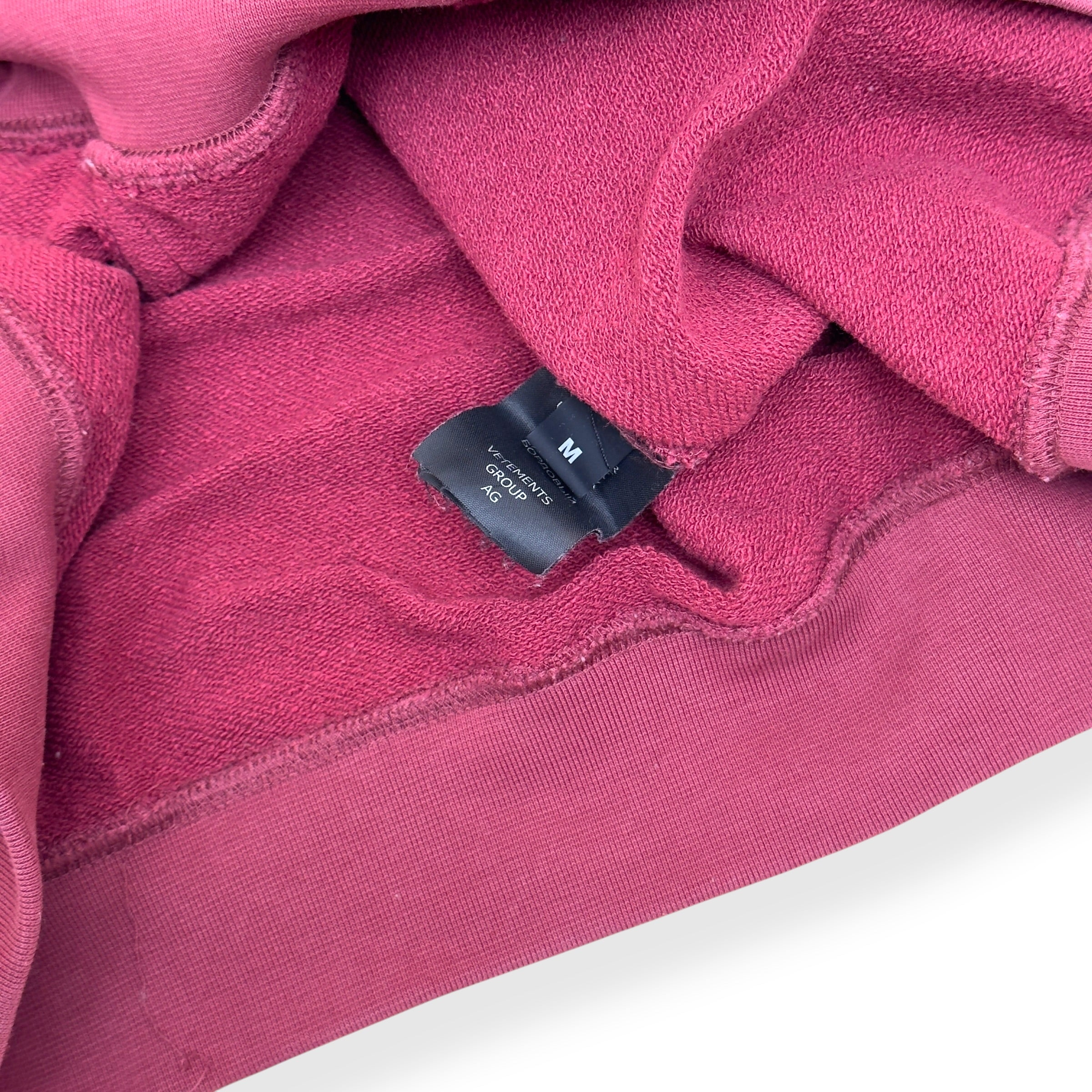 VETEMENTS OVERSIZED LOGO PRINT HOODIE BURGUNDY M