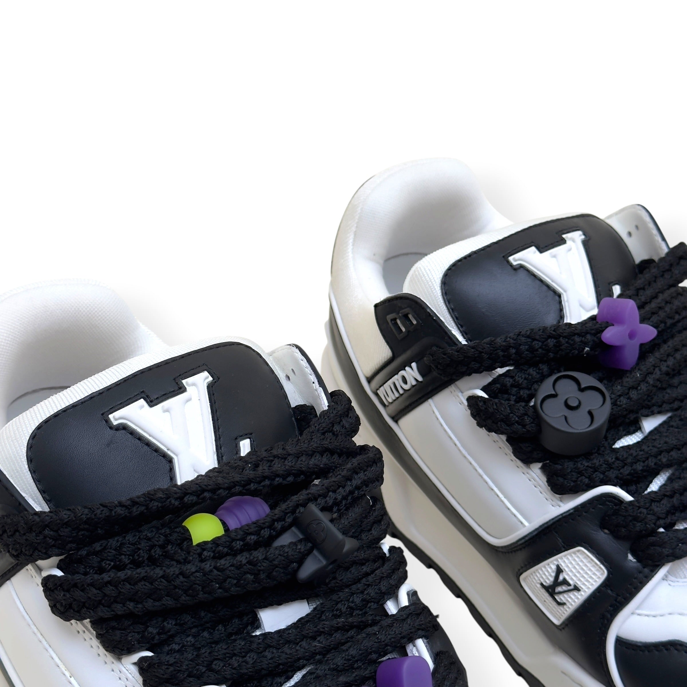 LOUIS VUITTON MAXI LV TRAINER SNEAKER BLACK / WHITE UK9.5