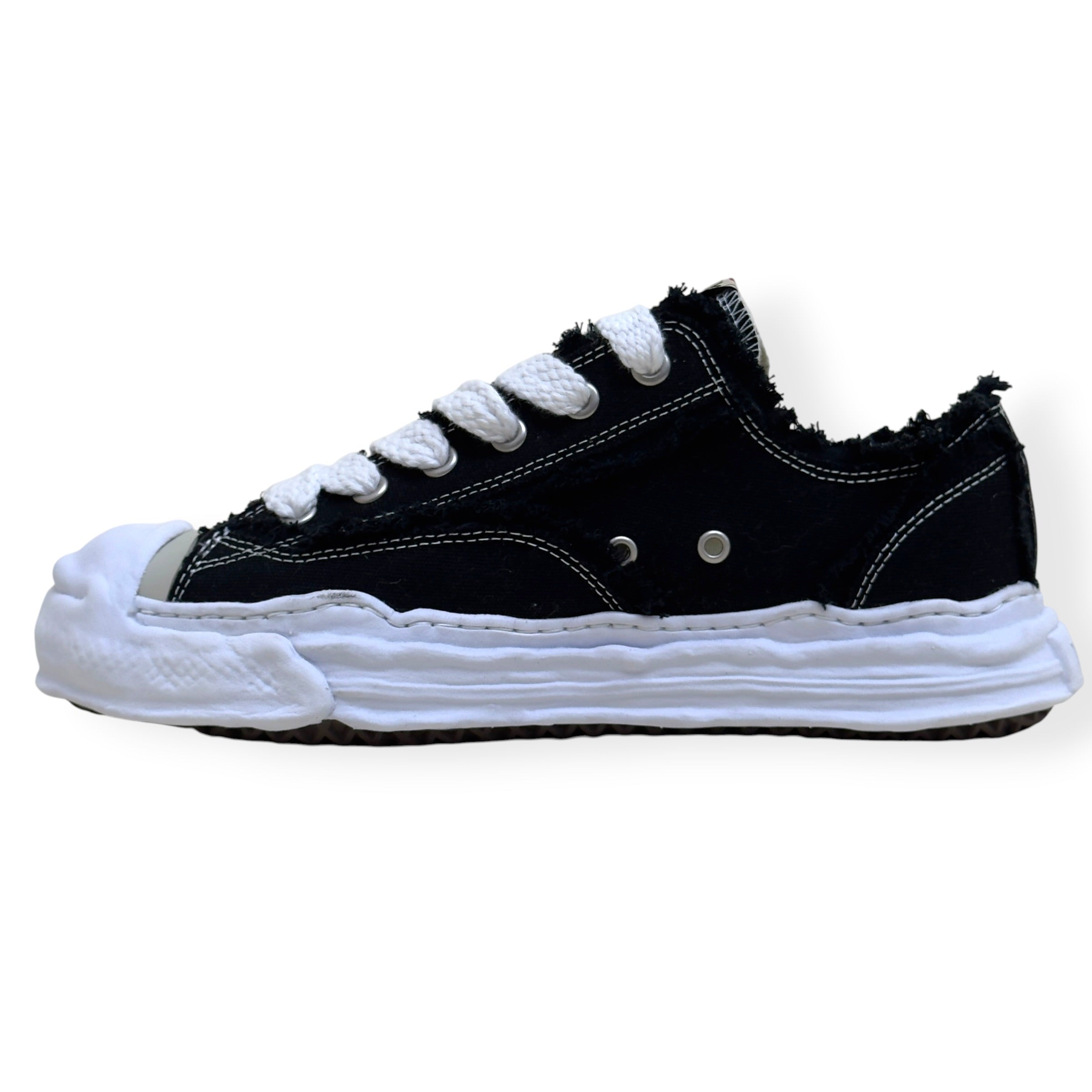 MAISON MIHARA YASUHIRO HANK OG DISTRESSED SNEAKER BLACK / WHITE 45 / UK11