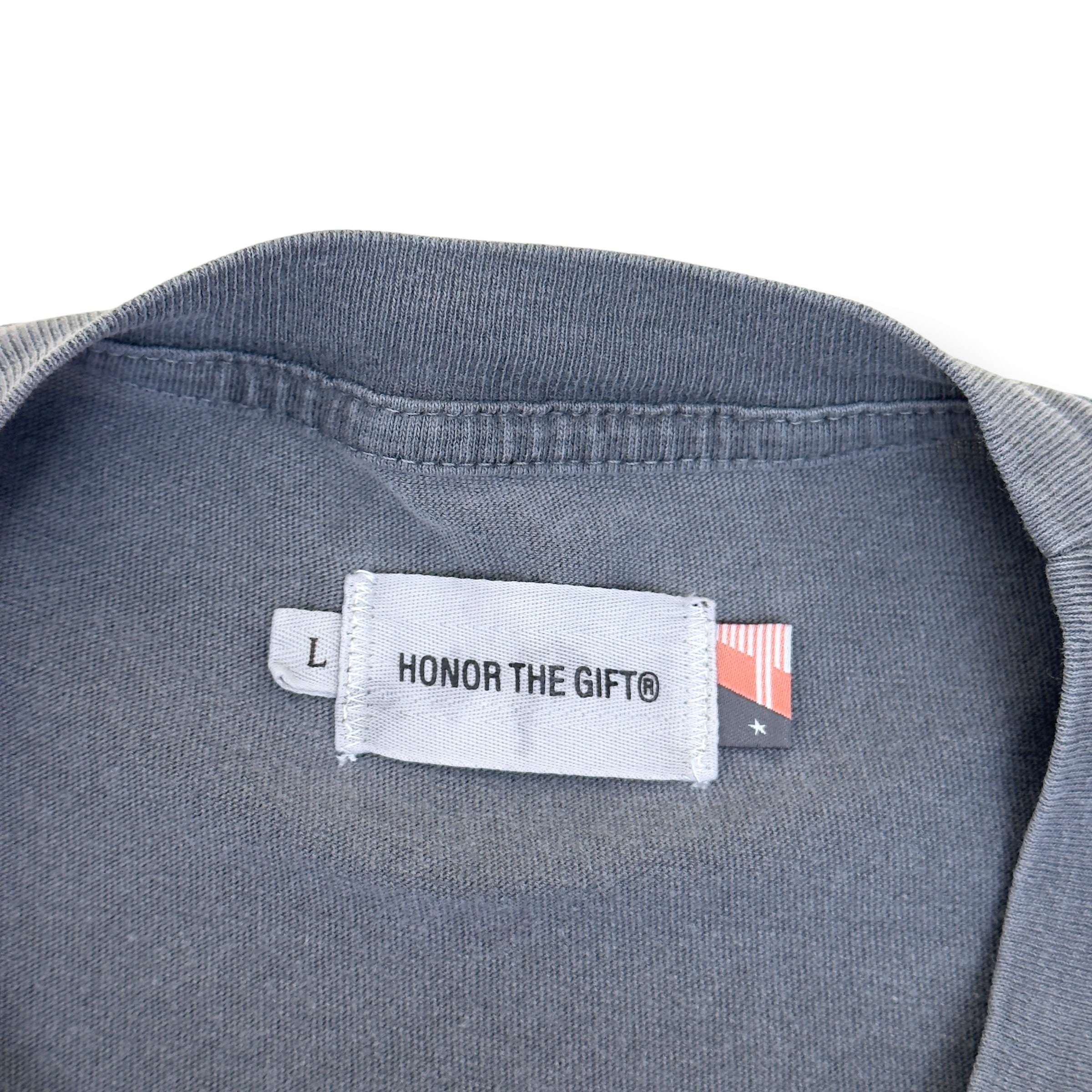 HONOR THE GIFT INNER CITY CREST T-SHIRT SLATE L