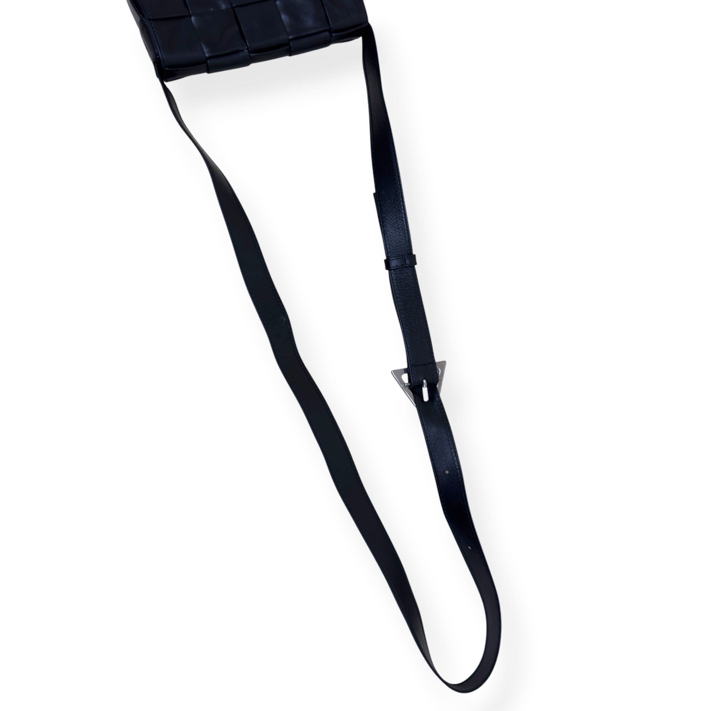 BOTTEGA VENETA CASSETTE CROSSBODY INTRECCIATO LEATHER BAG BLACK S