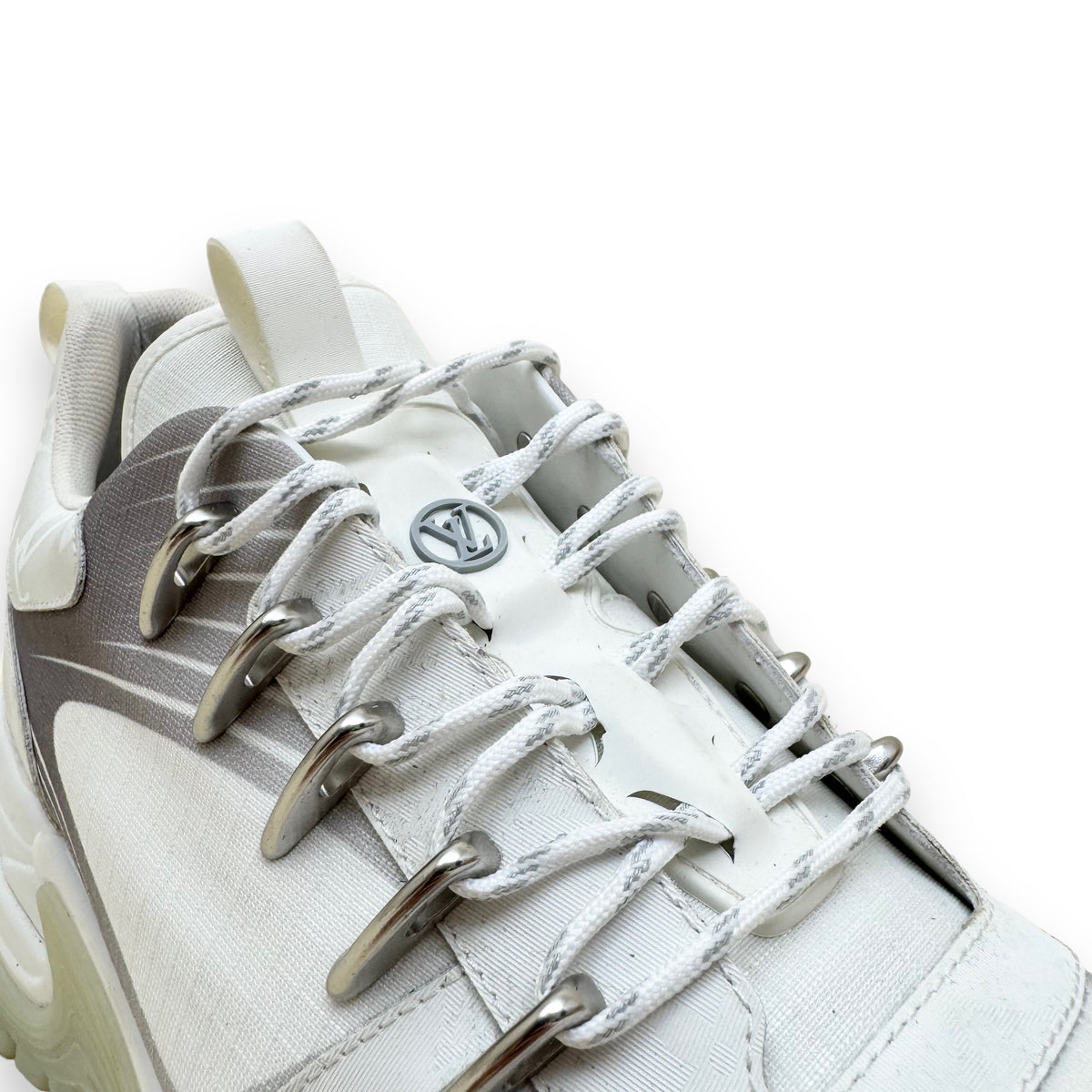 LOUIS VUITTON RUN AWAY PULSE REFLECTIVE MONOGRAM SNEAKERS WHITE UK8.5