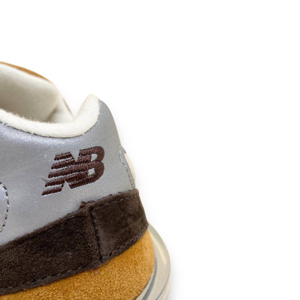 NEW BALANCE 9060 SNEAKERS SUGR MAPLE / INDIGO UK9.5