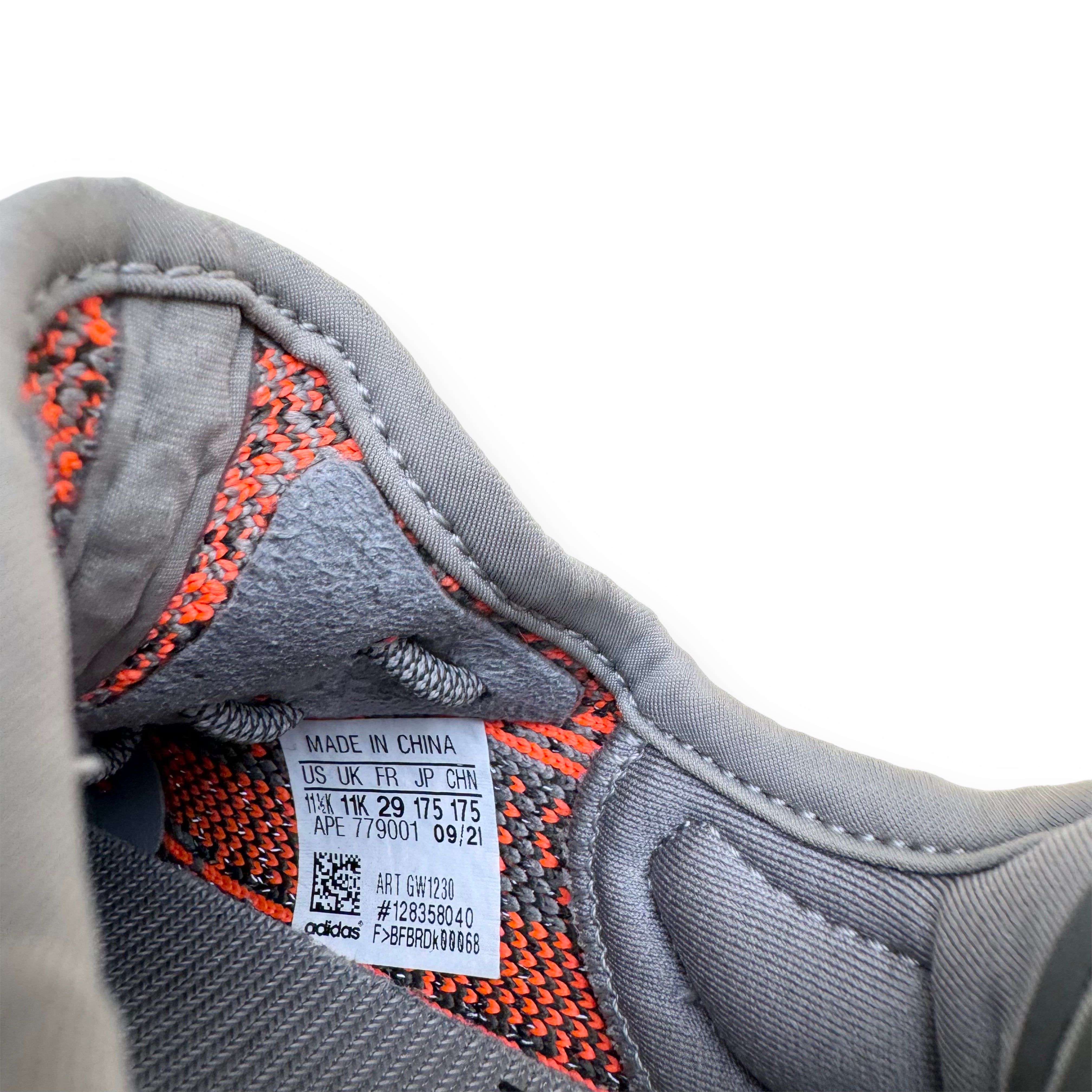 YEEZY 350 V2 SNEAKERS BELUGA UK11