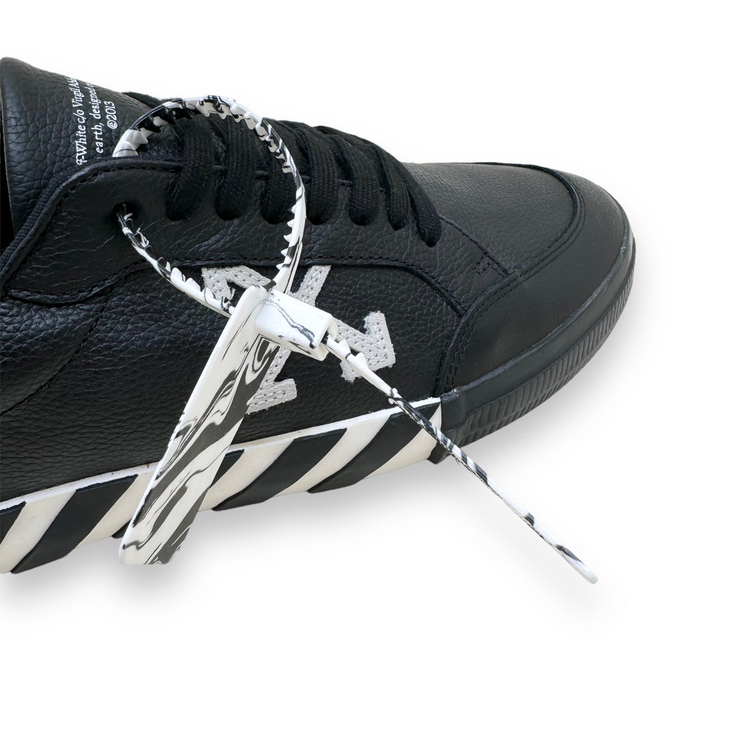 OFF-WHITE LEATHER ARROW VULCANIZED SNEAKERS BLACK UK12