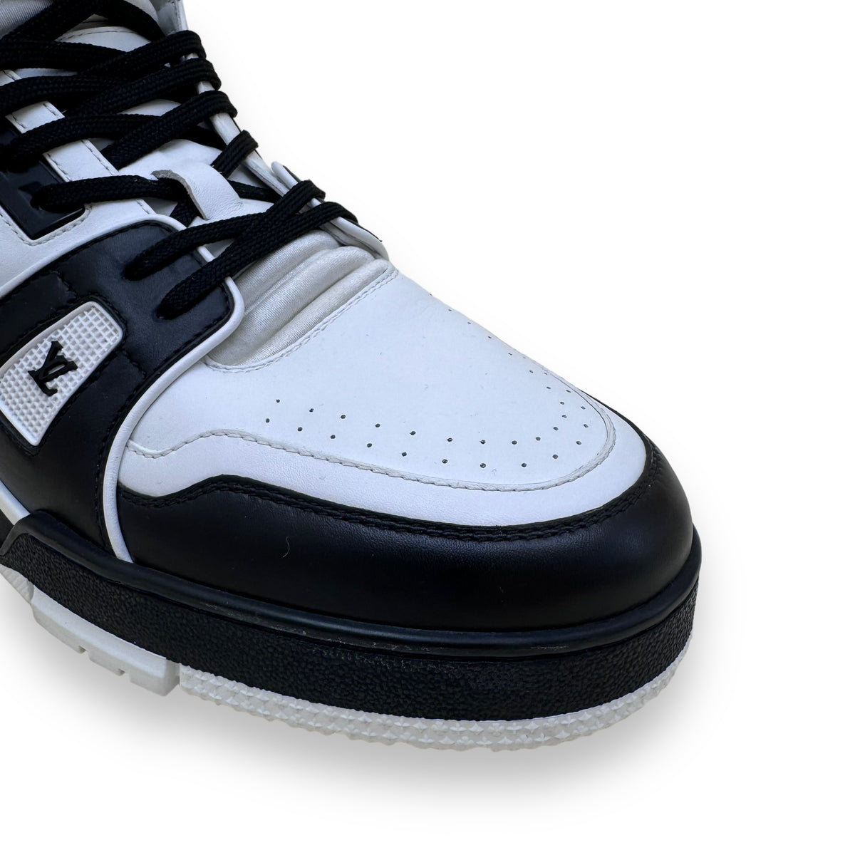 LOUIS VUITTON HIGH-TOP LEATHER SIGNATURE SNEAKER BLACK / WHITE UK11