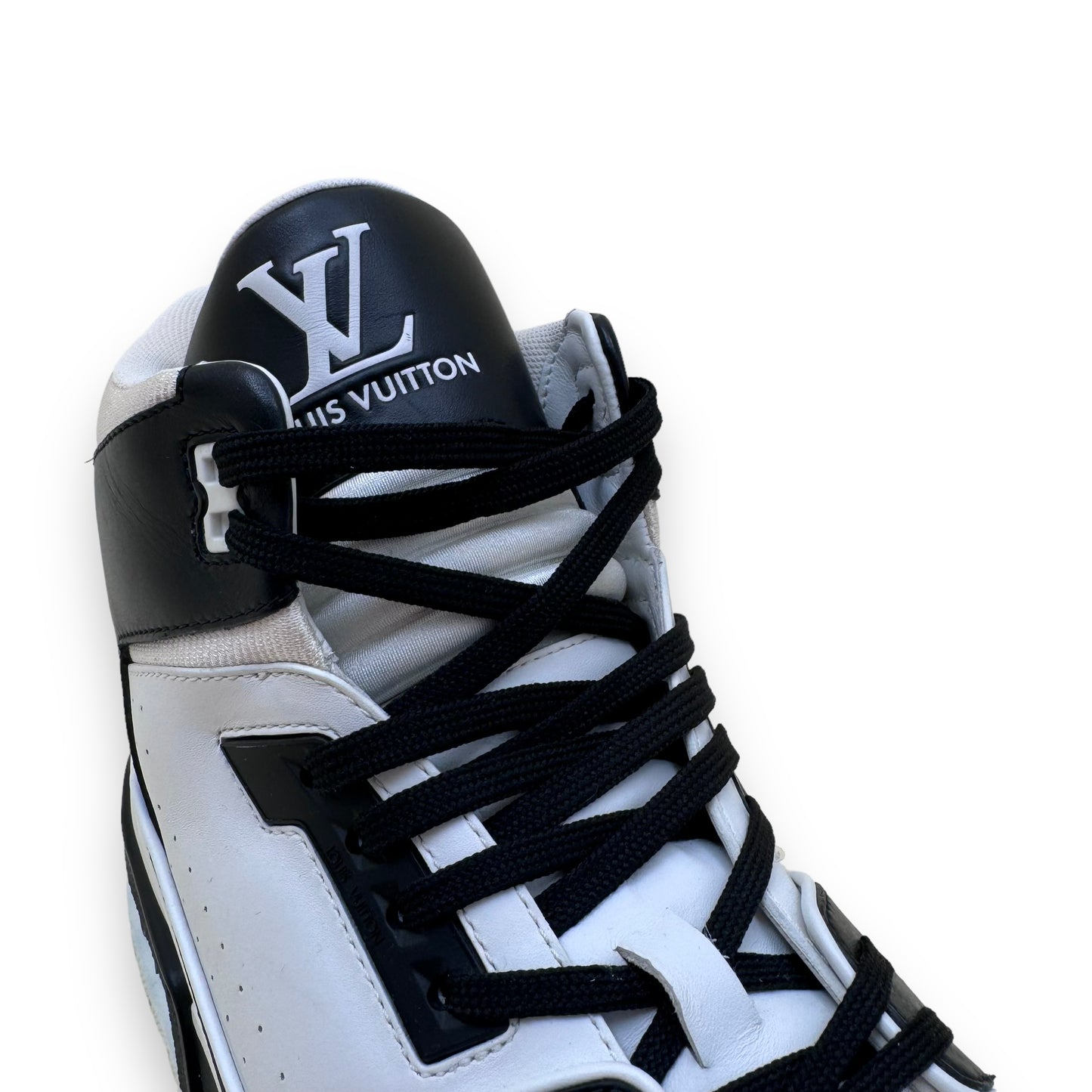 LOUIS VUITTON HIGH-TOP LEATHER SIGNATURE SNEAKER BLACK / WHITE UK11