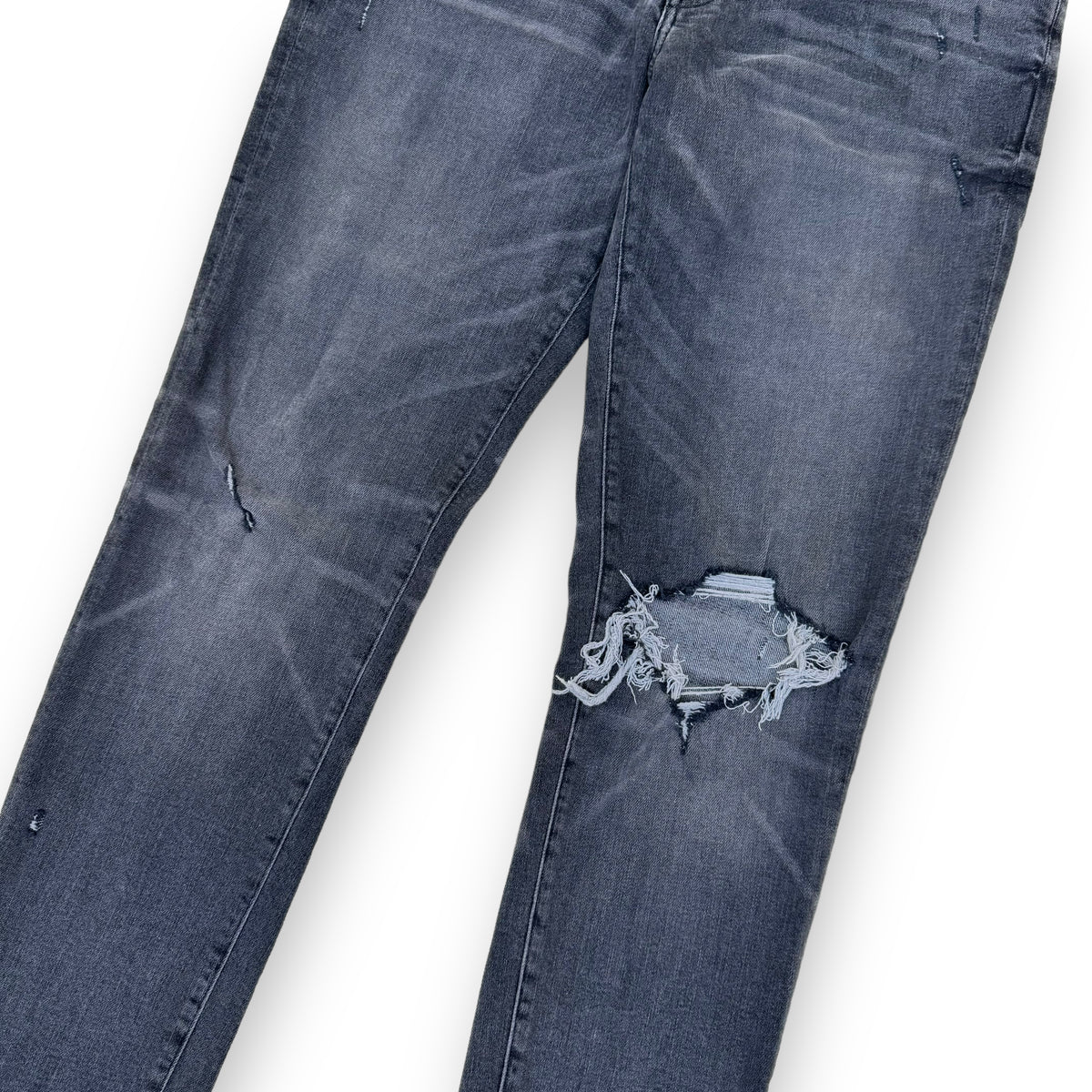 AMIRI DISTRESSED STRETCH-DENIM WASHED JEANS GREY 34W