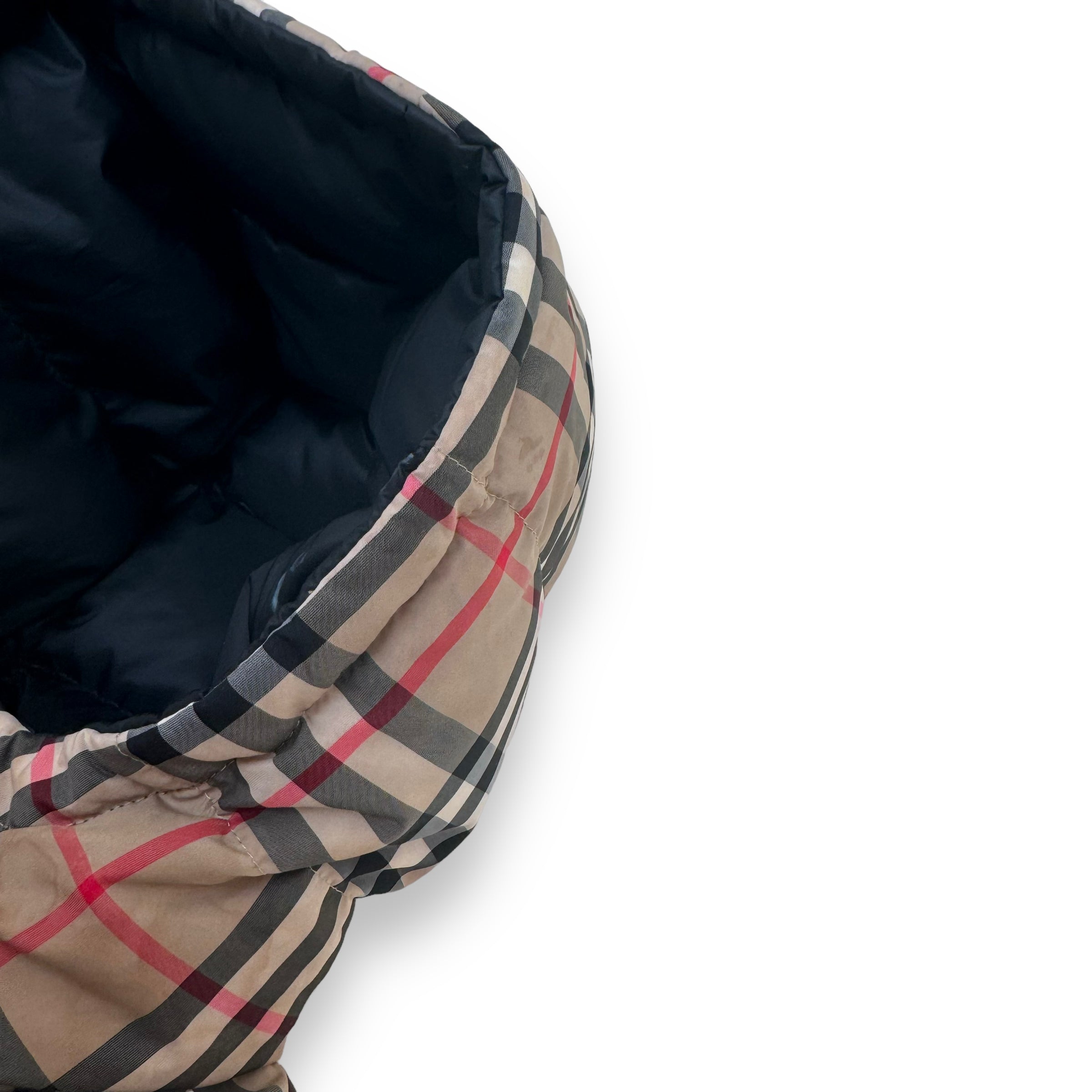 BURBERRY VINTAGE CHECK REVERSIBLE POLYESTER PUFFER JACKET BEIGE / BLACK AGE2