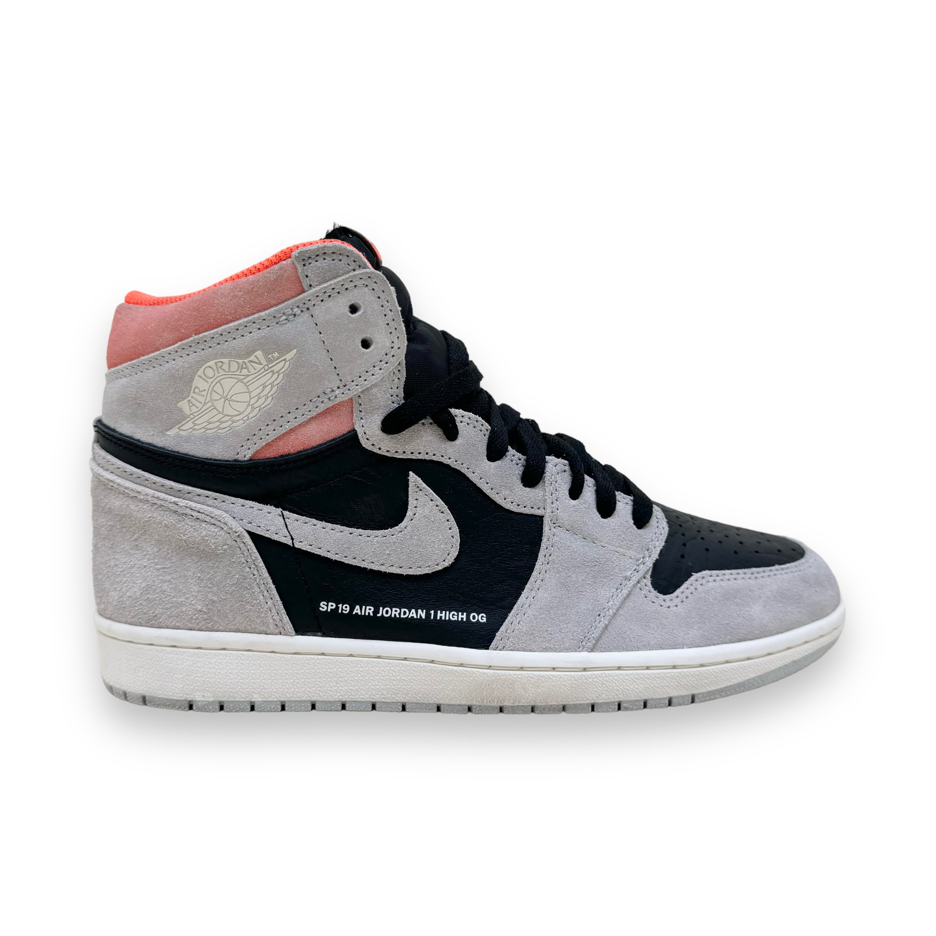 NIKE AIR JORDAN 1 RETRO HIGH OG NEUTRAL GREY HYPER CRIMSON UK9