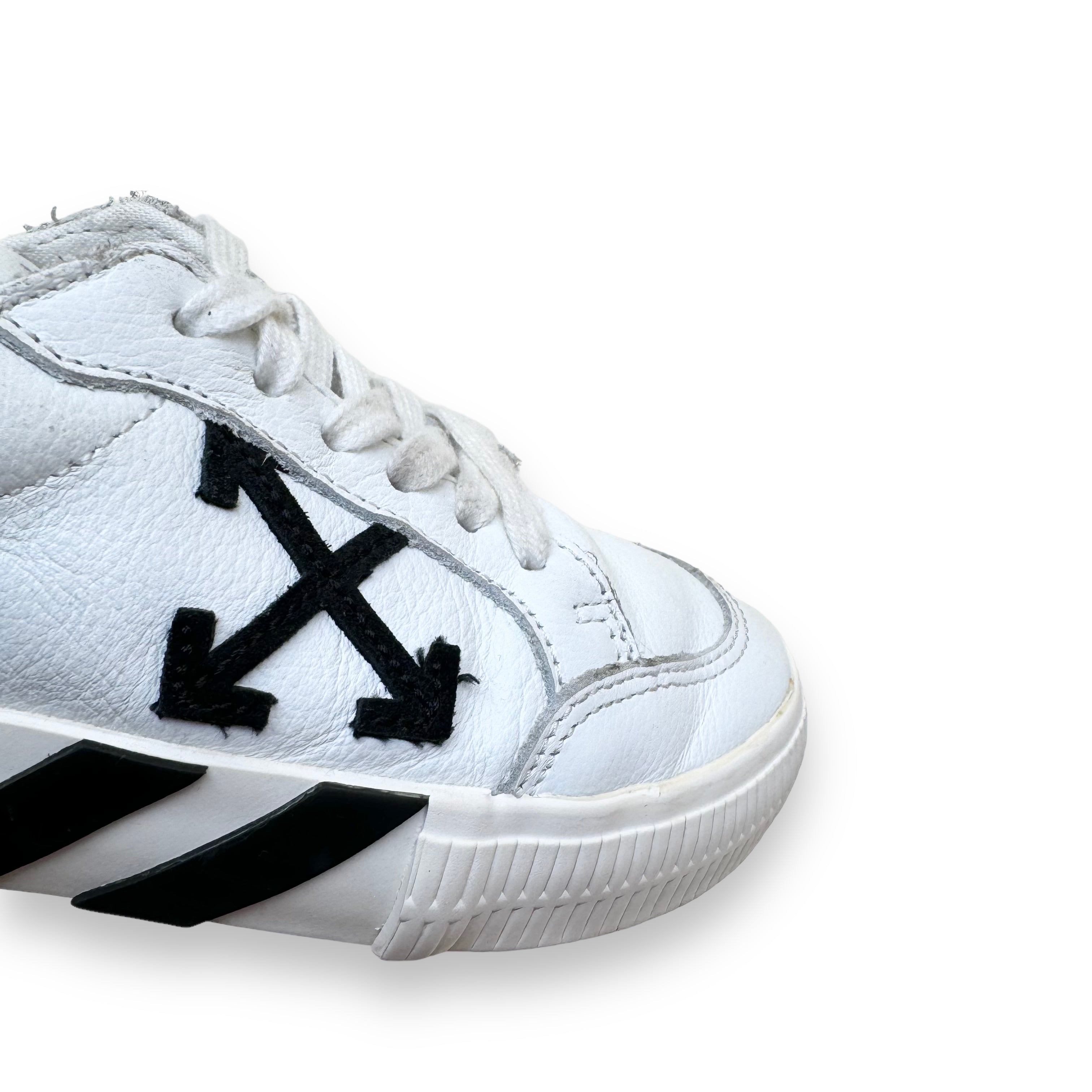 OFF-WHITE LOW TOP LEATHER SNEAKERS WHITE UK11