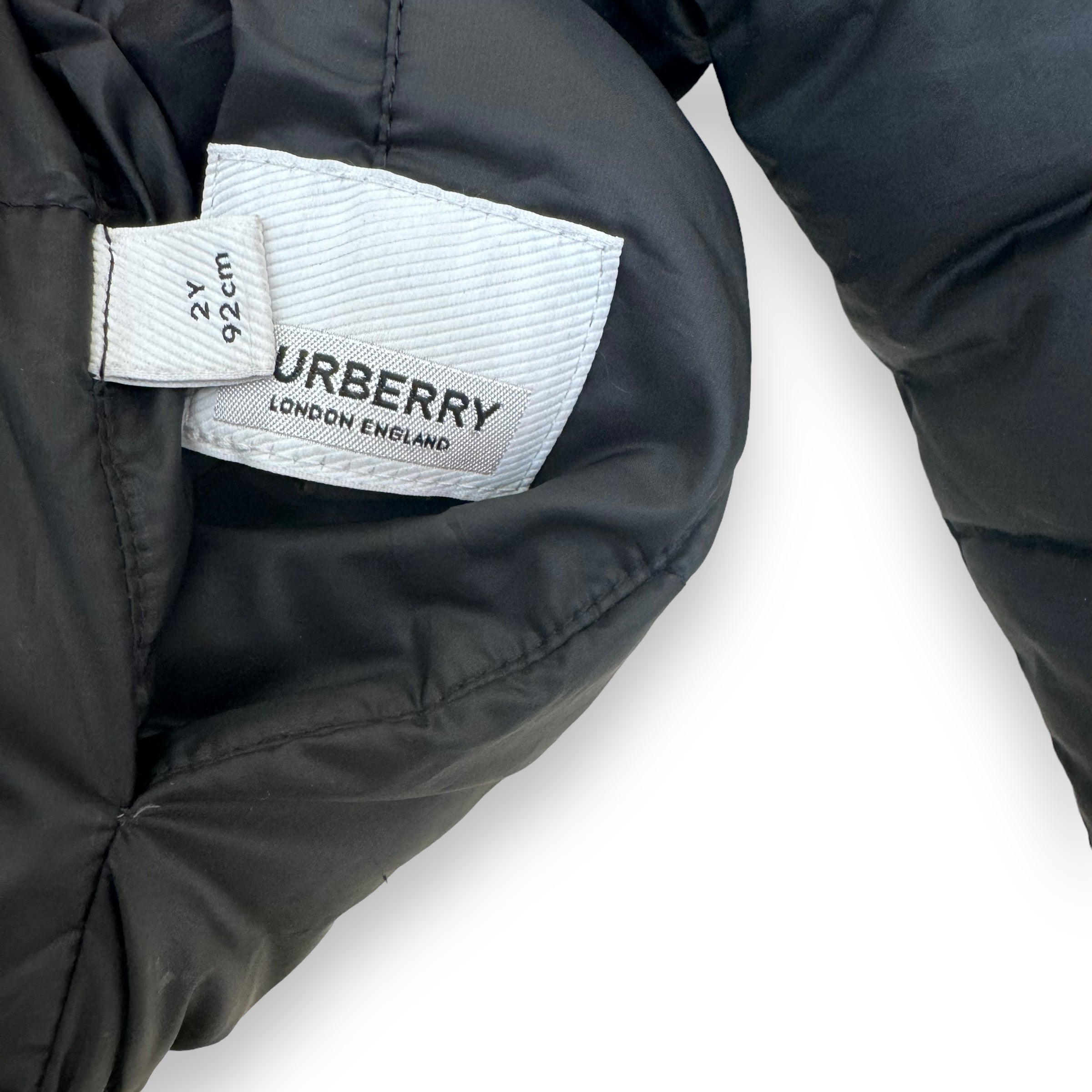BURBERRY VINTAGE CHECK REVERSIBLE POLYESTER PUFFER JACKET BEIGE / BLACK AGE2