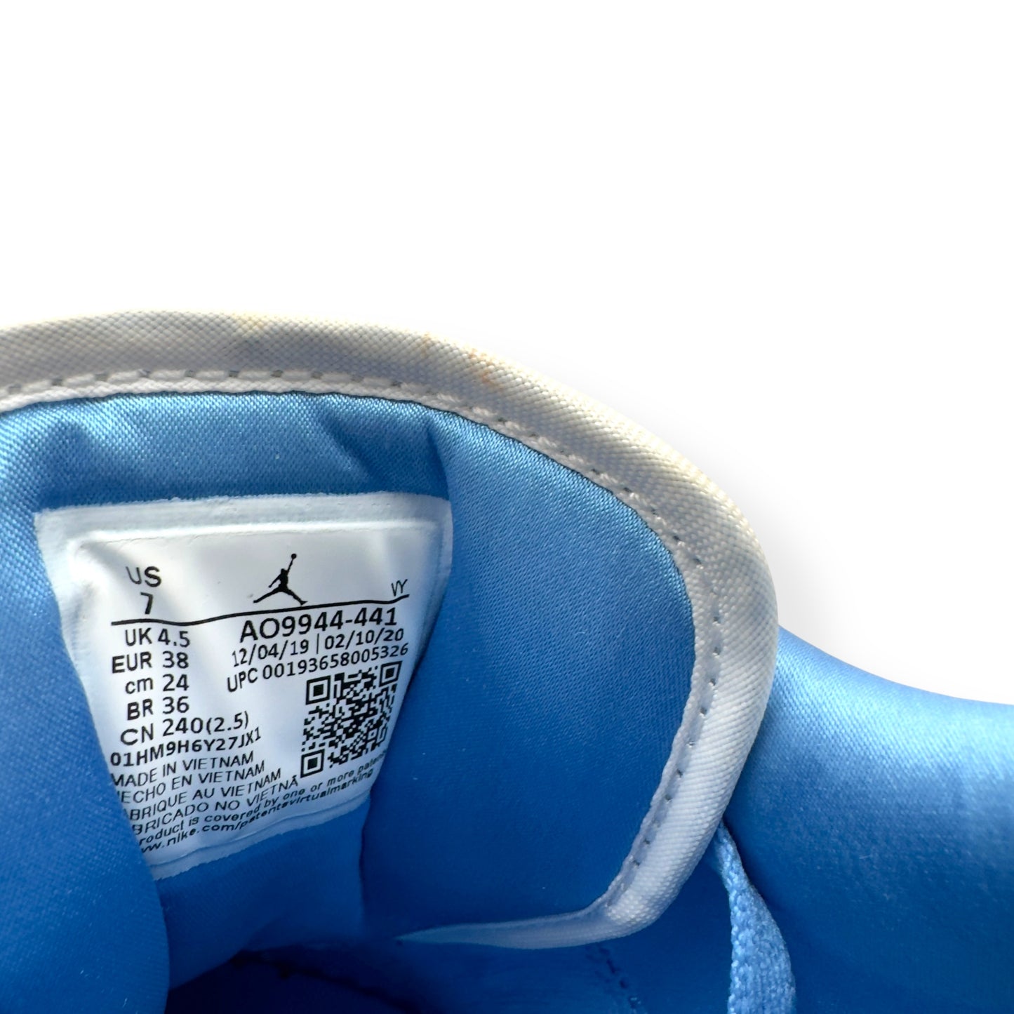 NIKE WOMENS JORDAN 1 LOW TOP SNEAKER UNC UK4.5