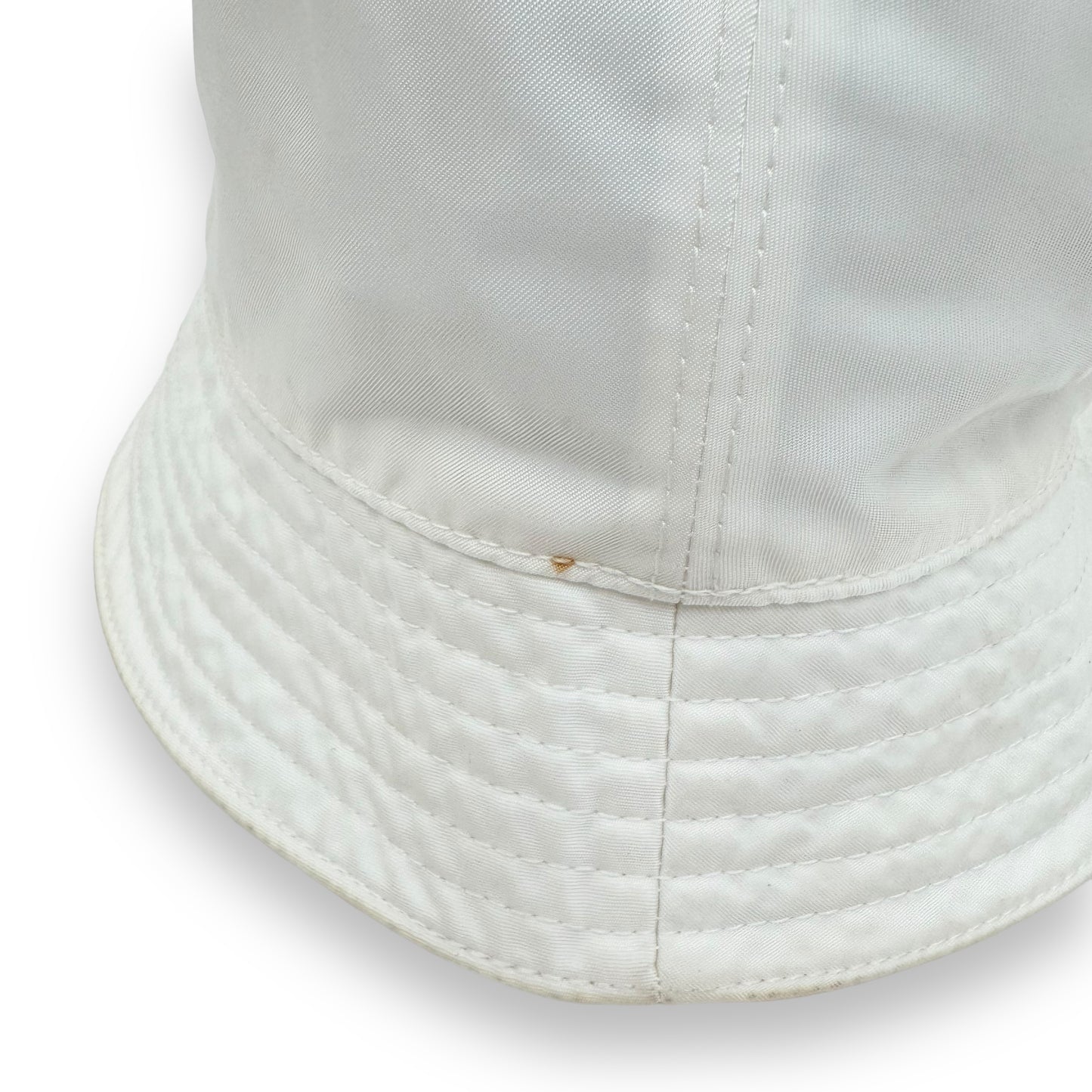 PRADA RE-NYLON BUCKET HAT WHITE M