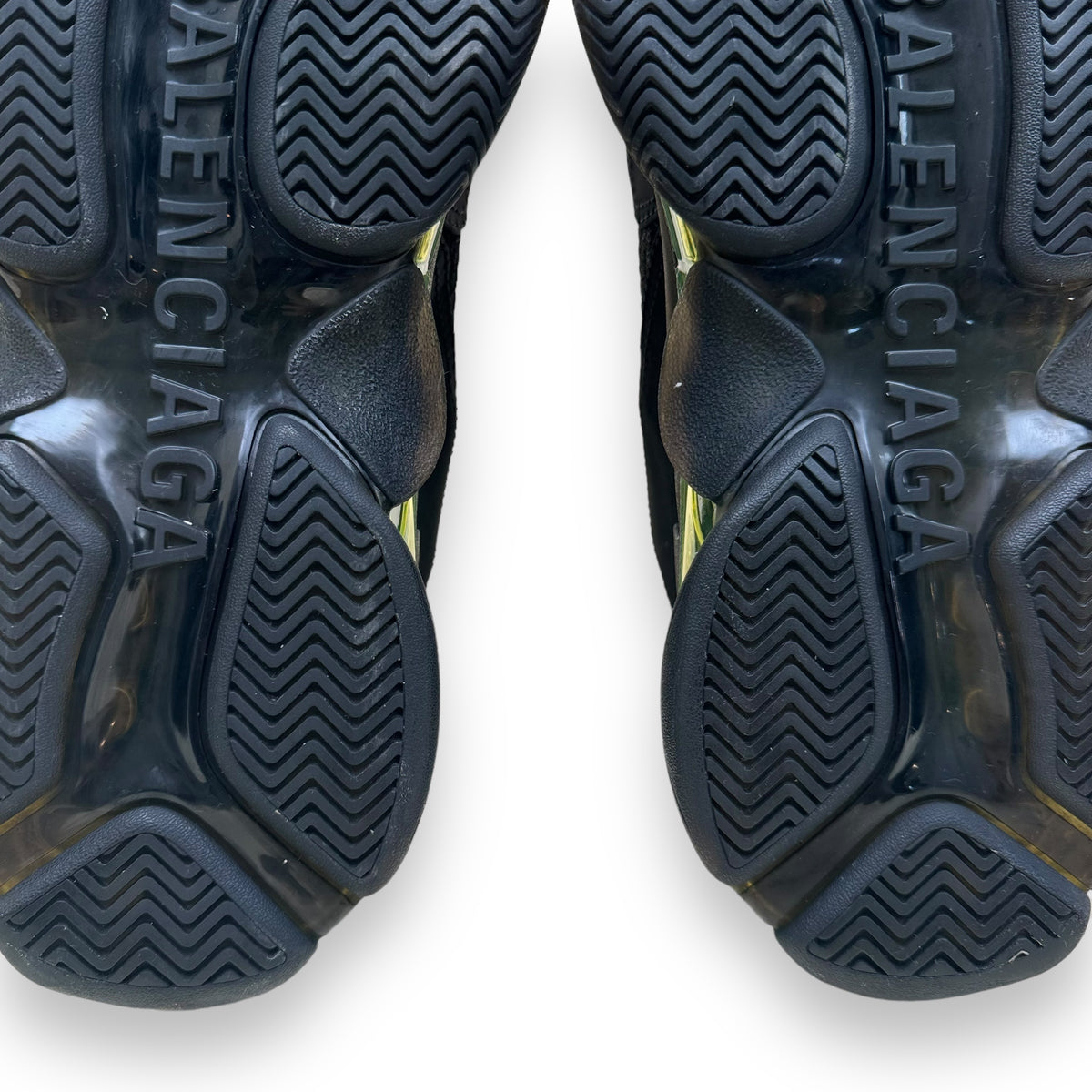 BALENCIAGA TRIPLE S SNEAKER BLACK / GREEN UK8