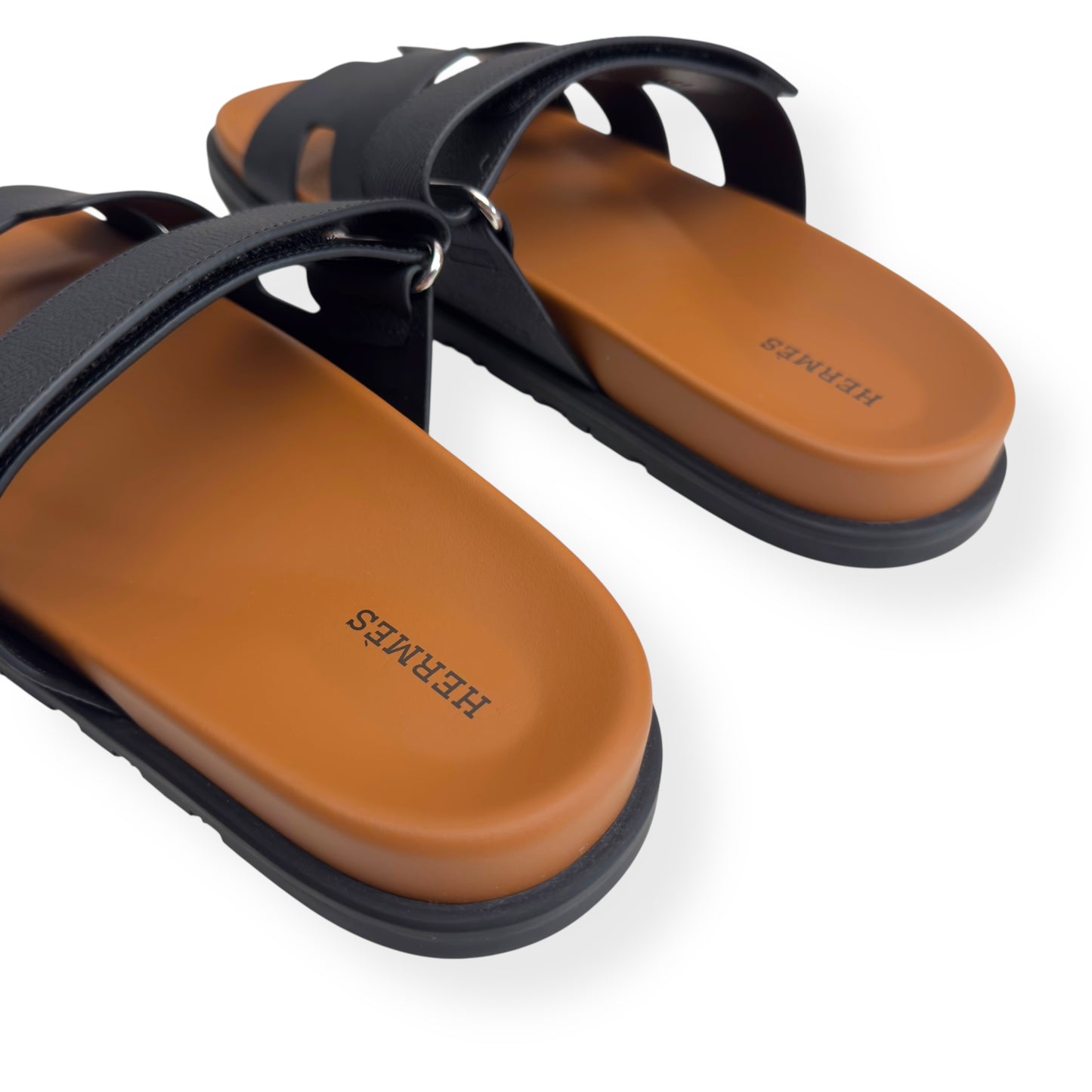 HERMÈS CHYPRE SANDALS NATUREL / BLACK 42 / UK8
