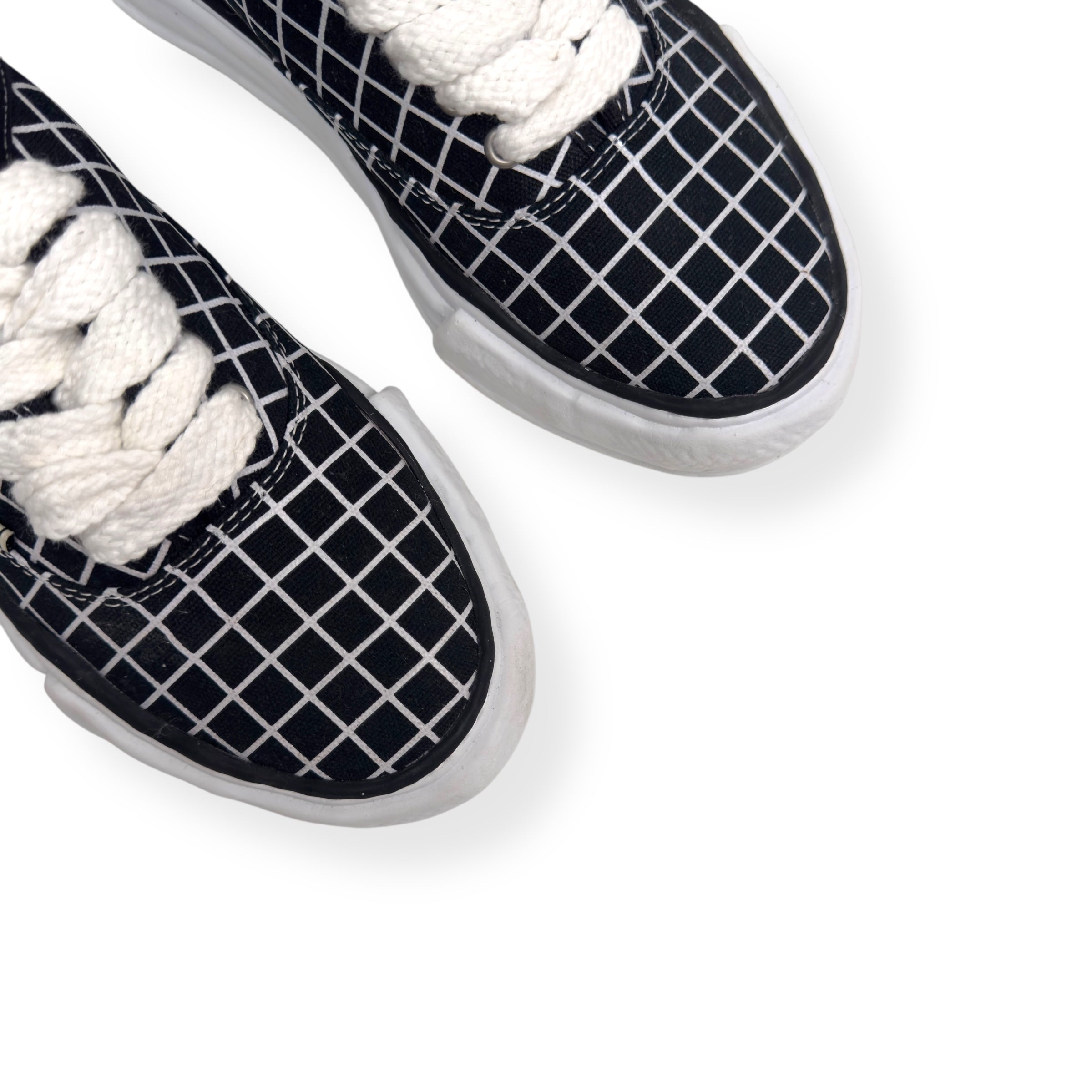 MAISON MIHARA YASUHIRO BAKER OG SNEAKER BLACK / WHITE 42 / UK8