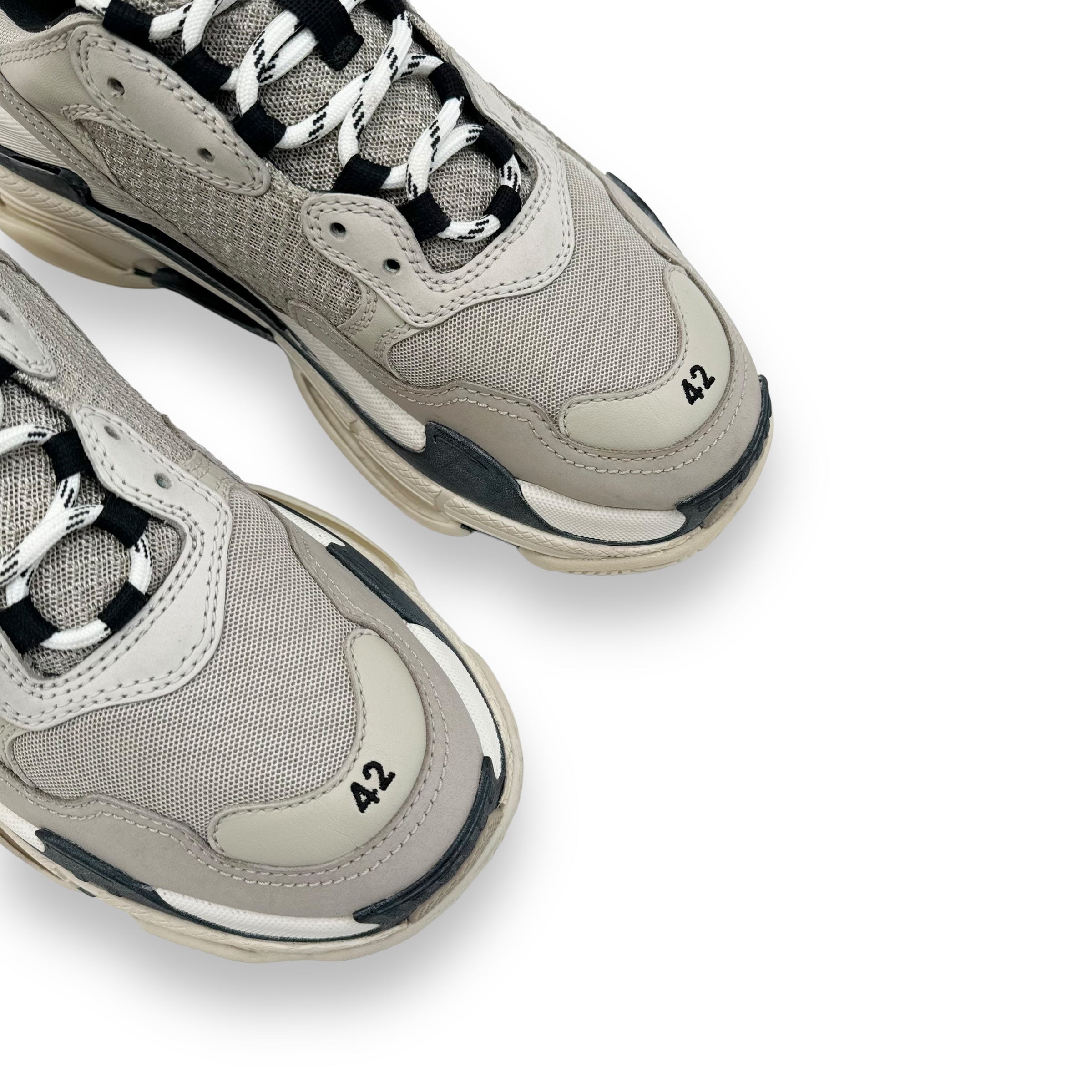 BALENCIAGA TRIPLE S SNEAKER GREY / BLACK UK8