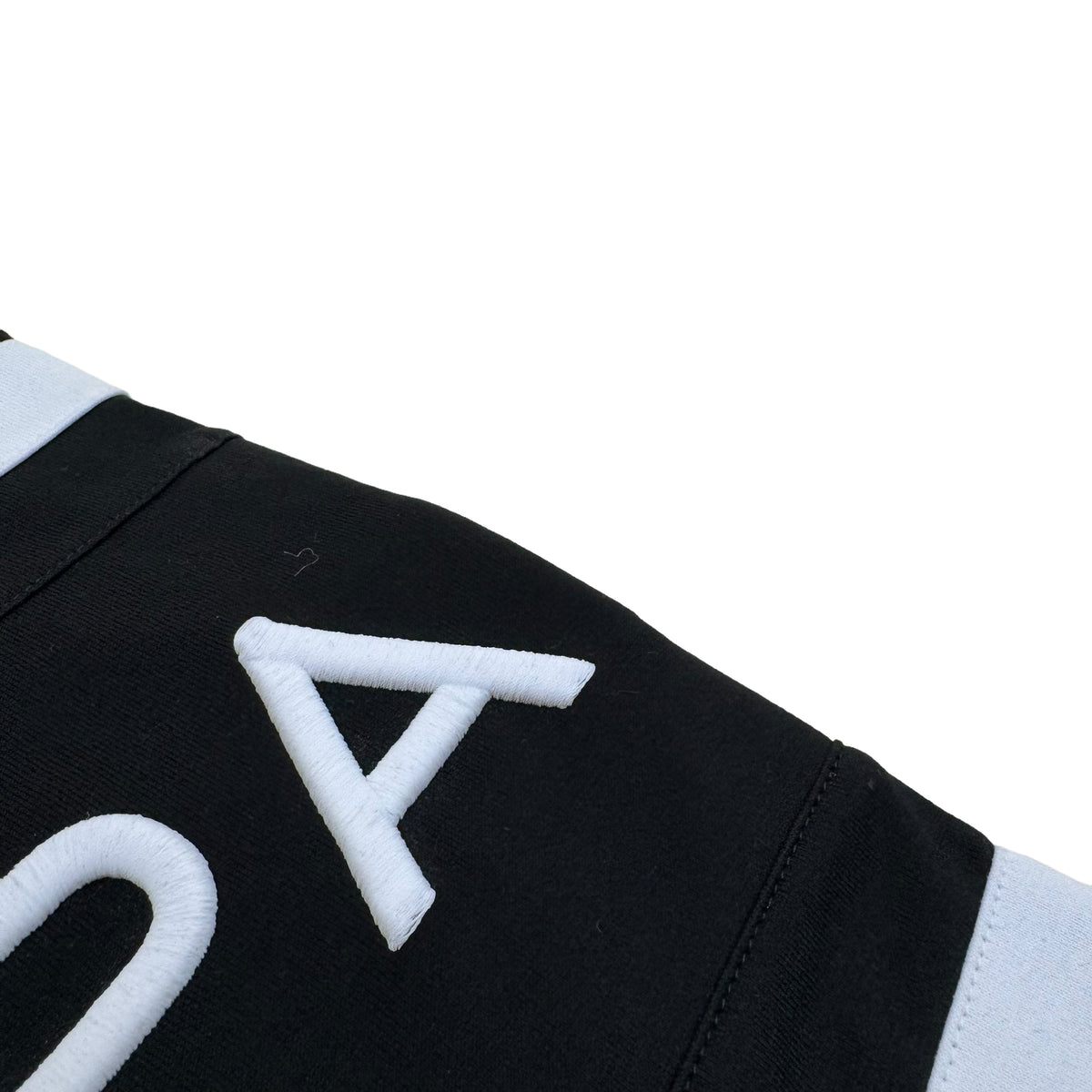 GIVENCHY EMBROIDERED LOGO T-SHIRT BLACK / WHITE L