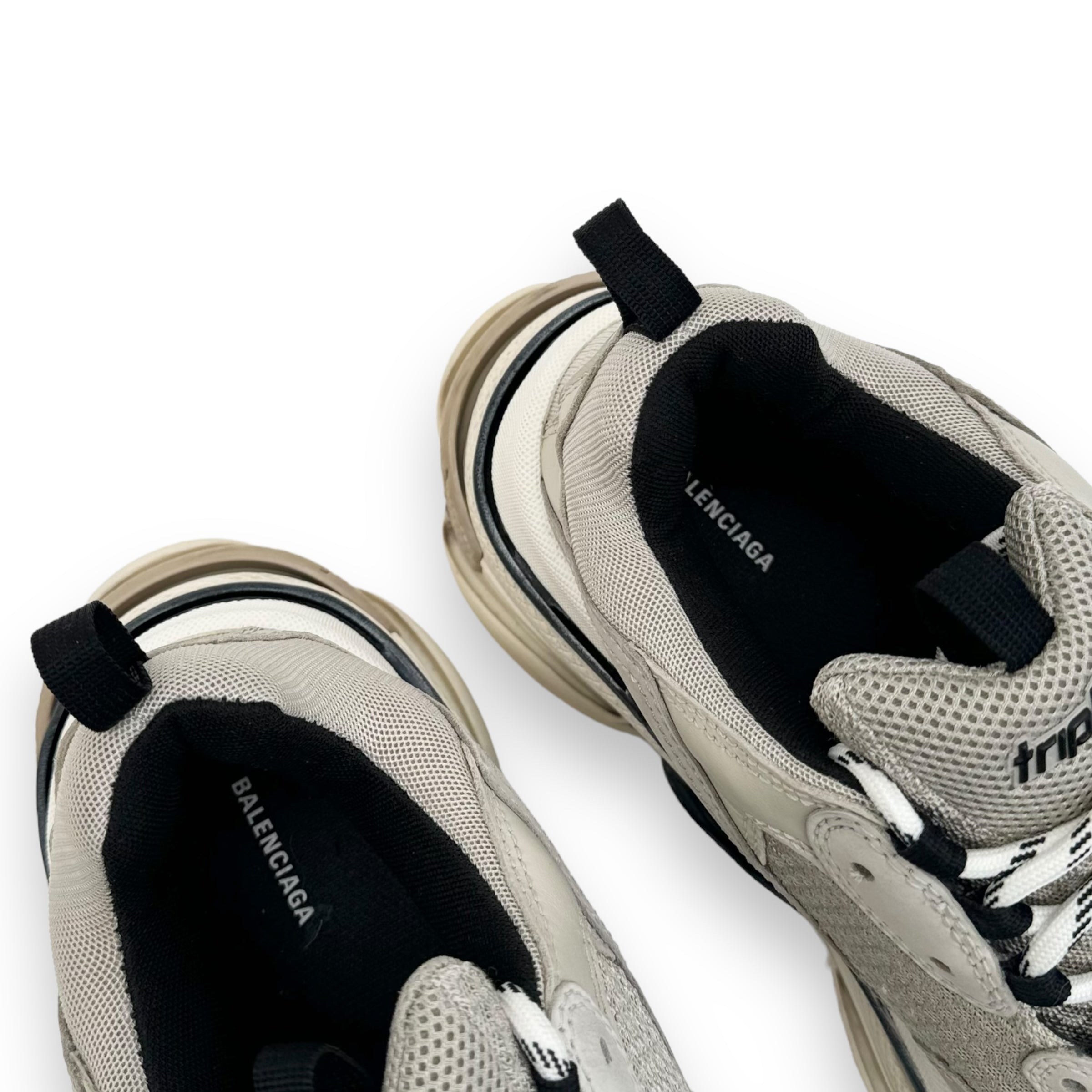 BALENCIAGA TRIPLE S SNEAKER GREY / BLACK UK8