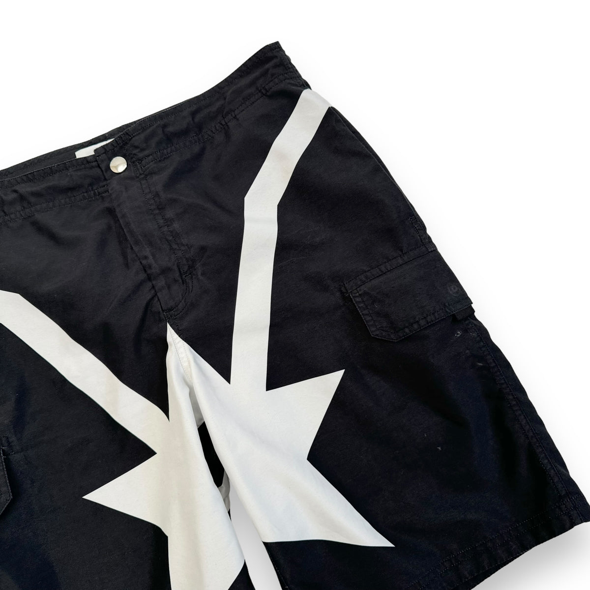 GIVENCHY STAR PATCH SHORTS BLACK / WHITE M
