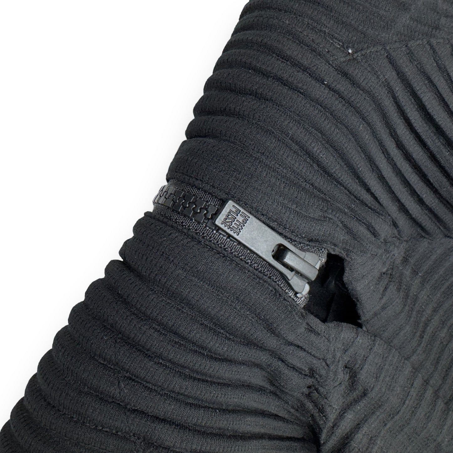 ISSEY MIYAKE HOMME PLISSÉ PLEATED ZIP-UP HOODIE BLACK L