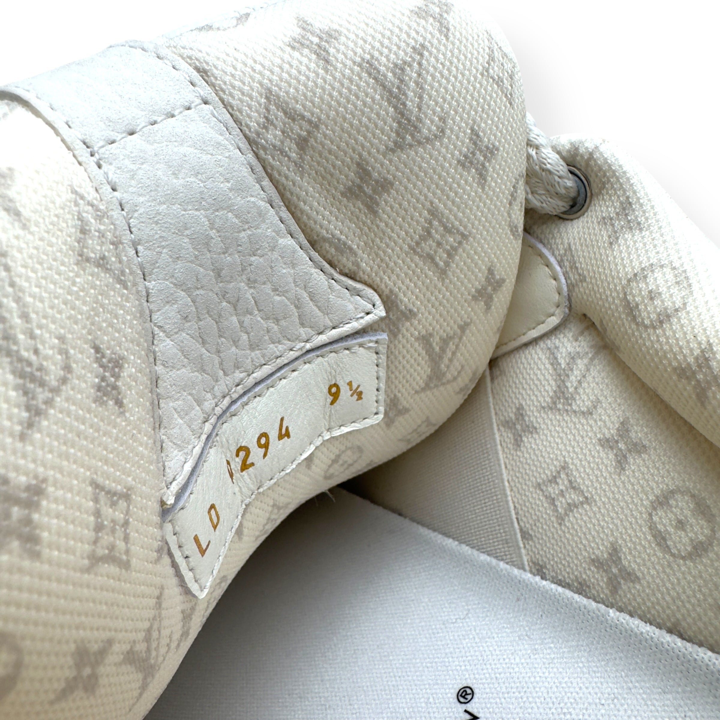 LOUIS VUITTON LV SKATE SNEAKER LUXURY WHITE UK9.5