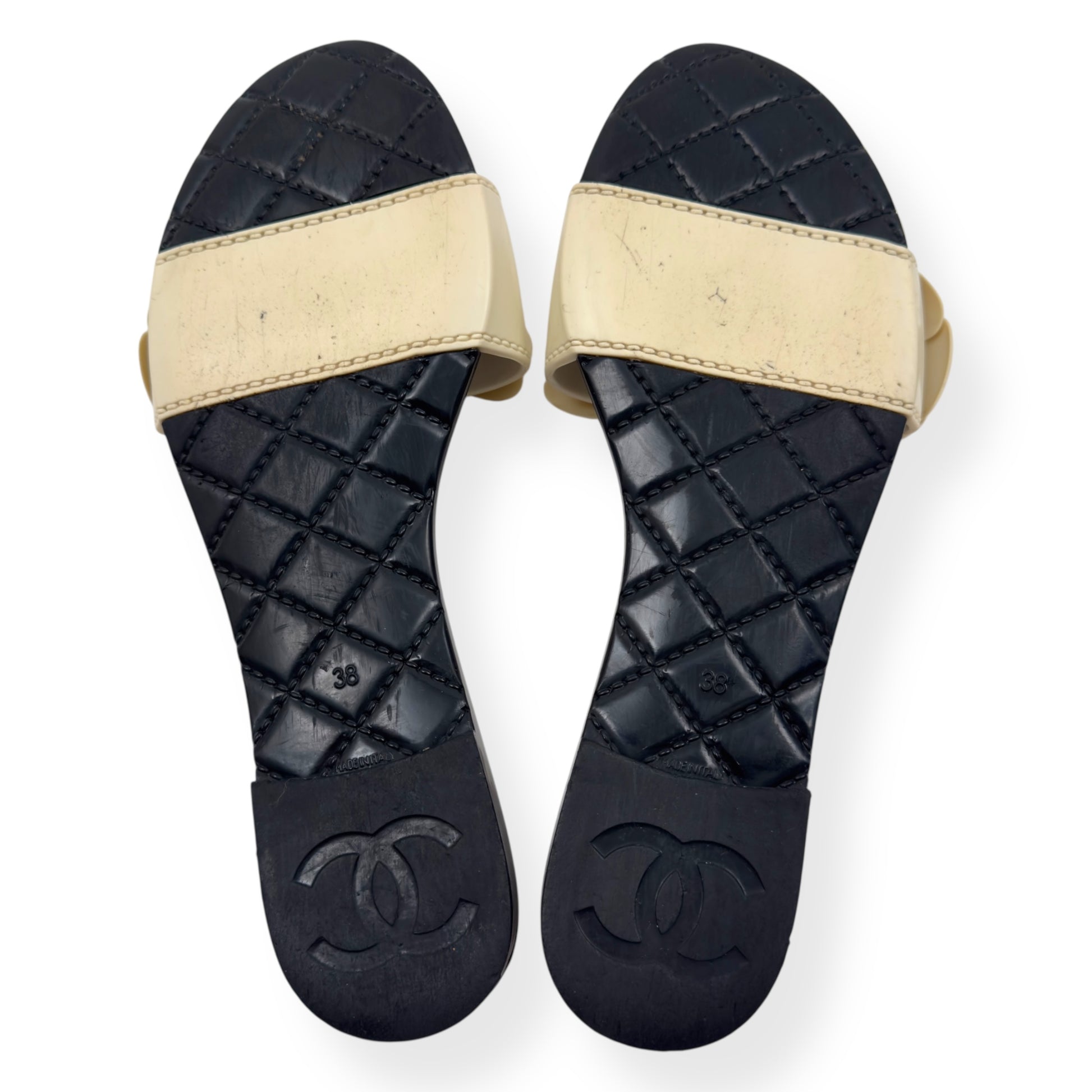 CHANEL CAMELLIA FLOWER RUBBER SANDALS BLACK CREAM 38 UK5 – Wylist