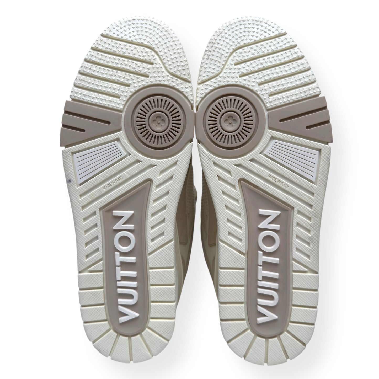 LOUIS VUITTON LV SKATE SNEAKER LUXURY BEIGE UK8.5