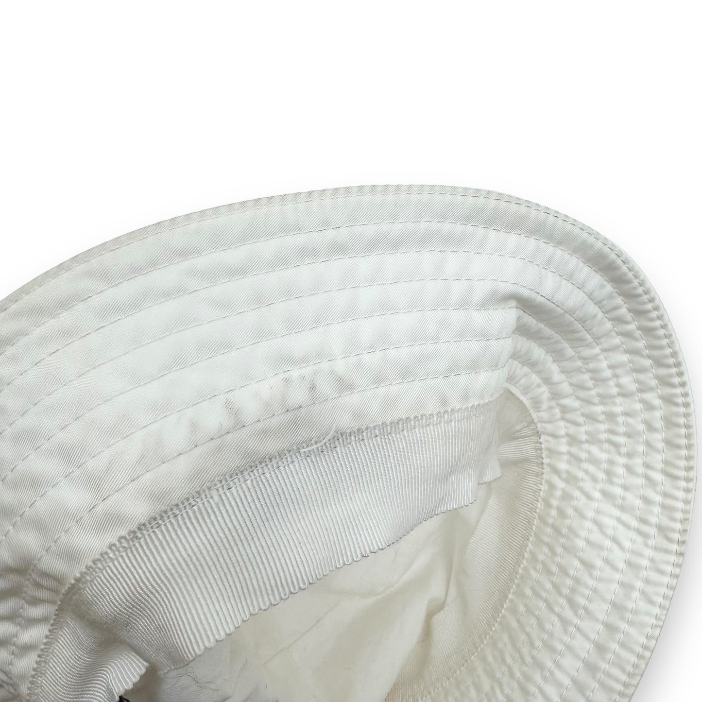 PRADA RE-NYLON BUCKET HAT WHITE M