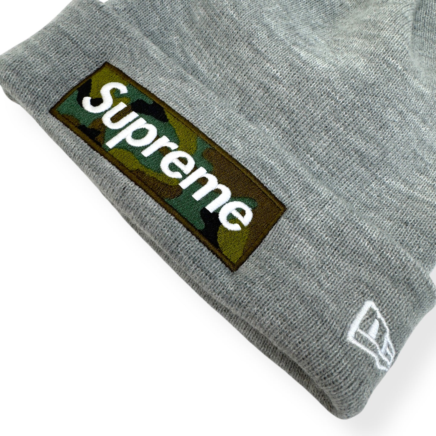 SUPREME X NEW ERA FW23 BOX LOGO BEANIE HEATHER GREY / CAMO O/S