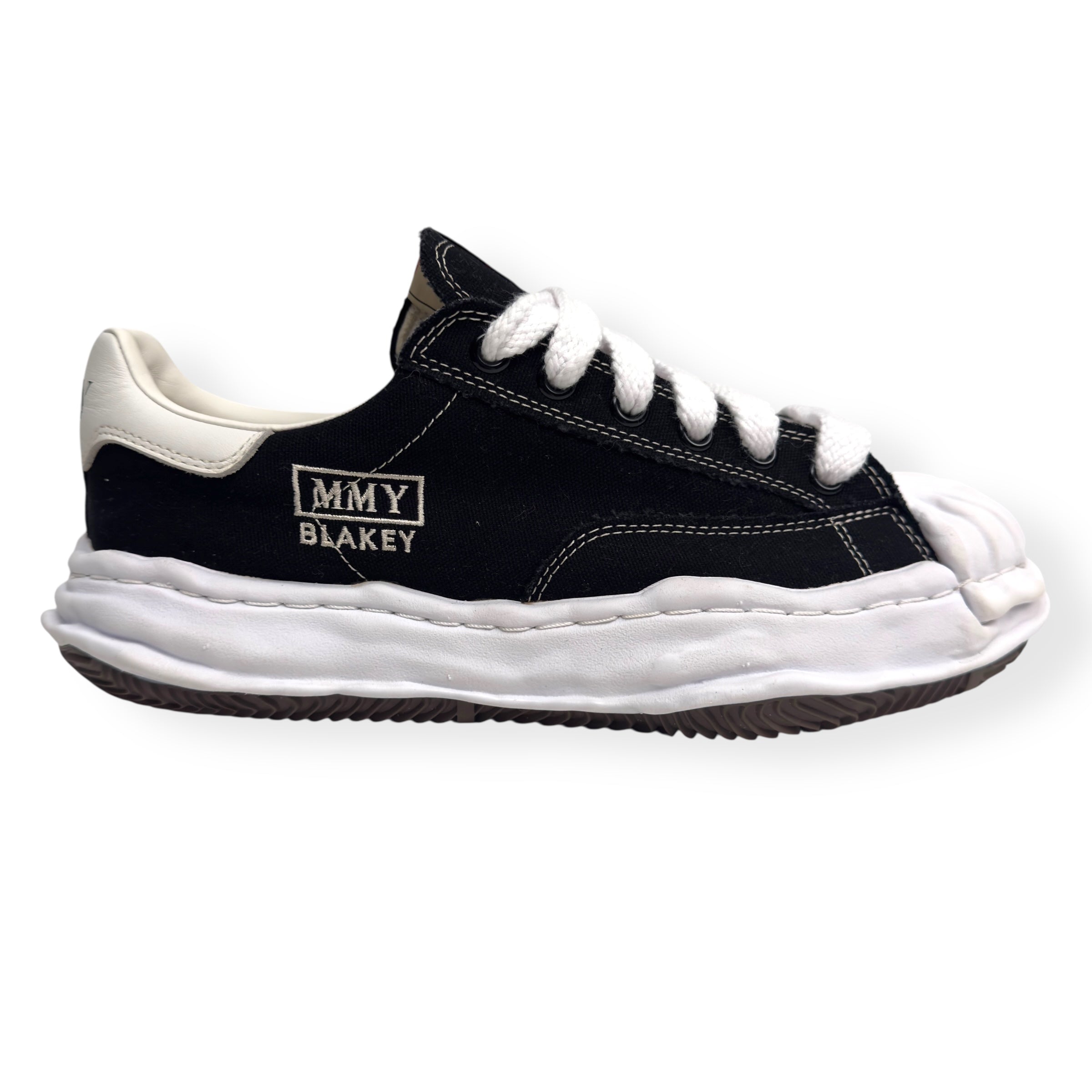 MAISON MIHARA YASUHIRO BLAKEY OG SOLE SNEAKER BLACK / WHITE 43 / UK9