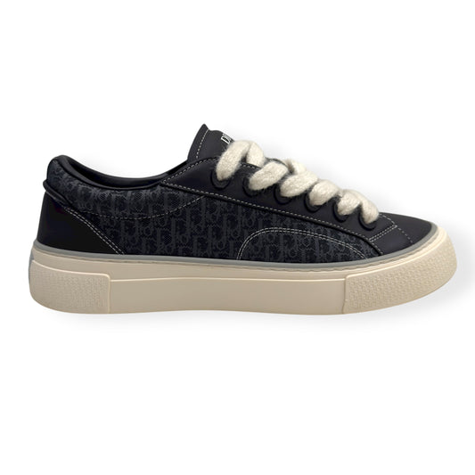 DIOR B33 SMOOTH CALFSKIN OBLIQUE SNEAKER BLACK / WHITE 45 / UK11