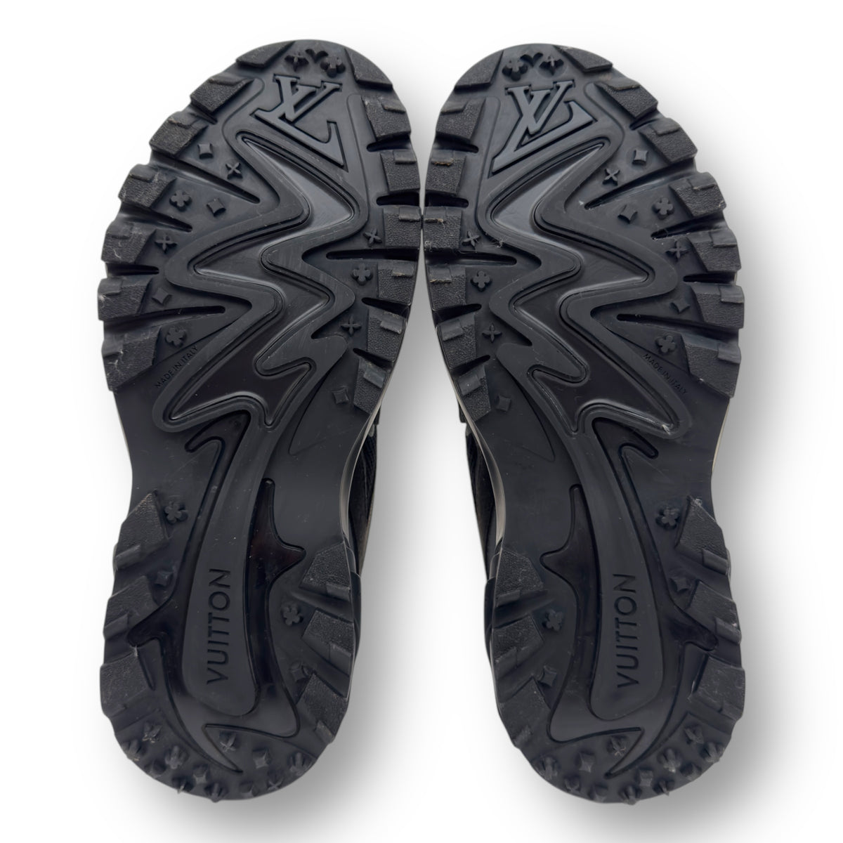 LOUIS VUITTON LV RUNNER TATIC SNEAKER BLACK UK7.5