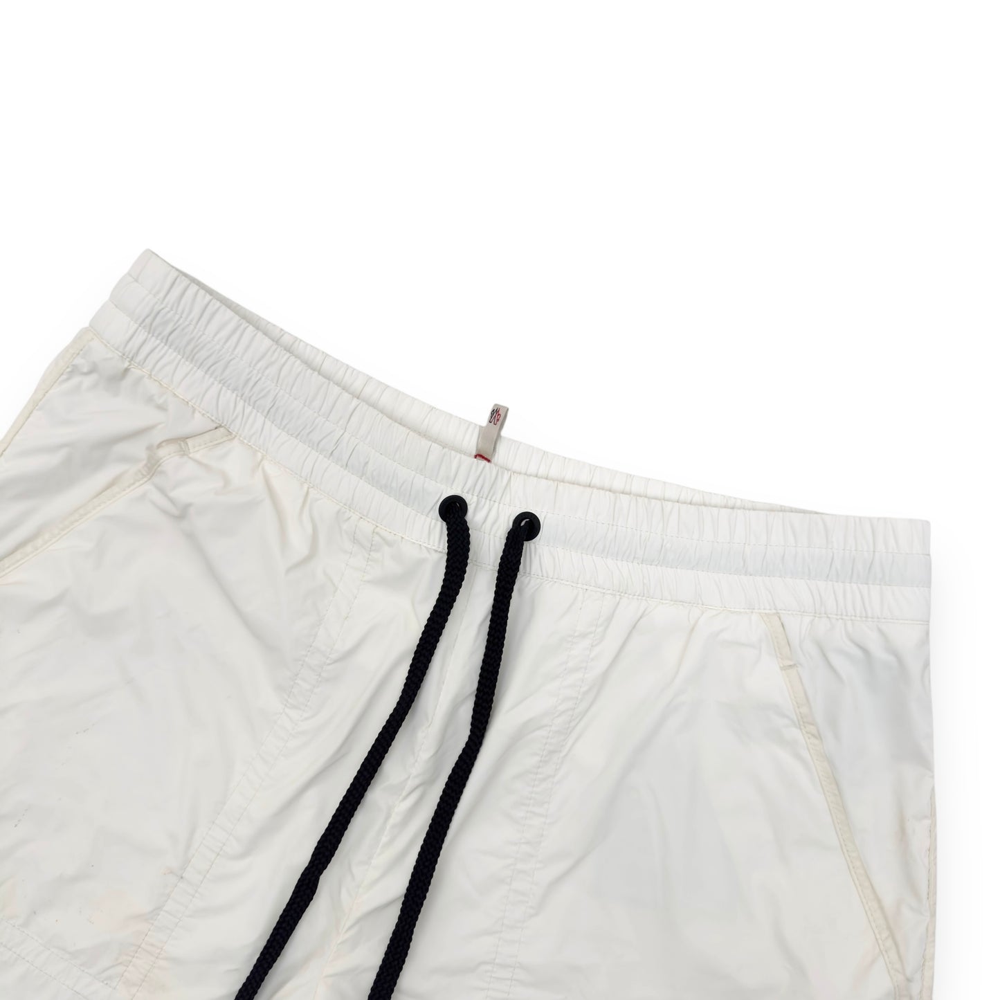 MONCLER GRENOBLE DAY-NAMIC NYLON SHORTS WHITE L