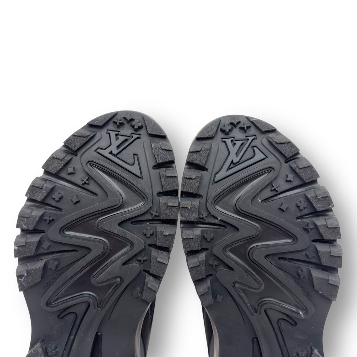 LOUIS VUITTON LV RUNNER TATIC SNEAKER BLACK UK7.5