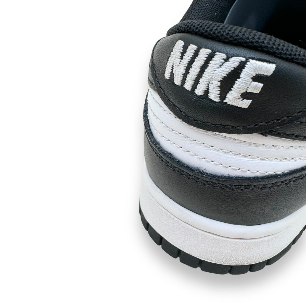 NIKE DUNK LOW RETRO SNEAKER ‘PANDA’ UK9