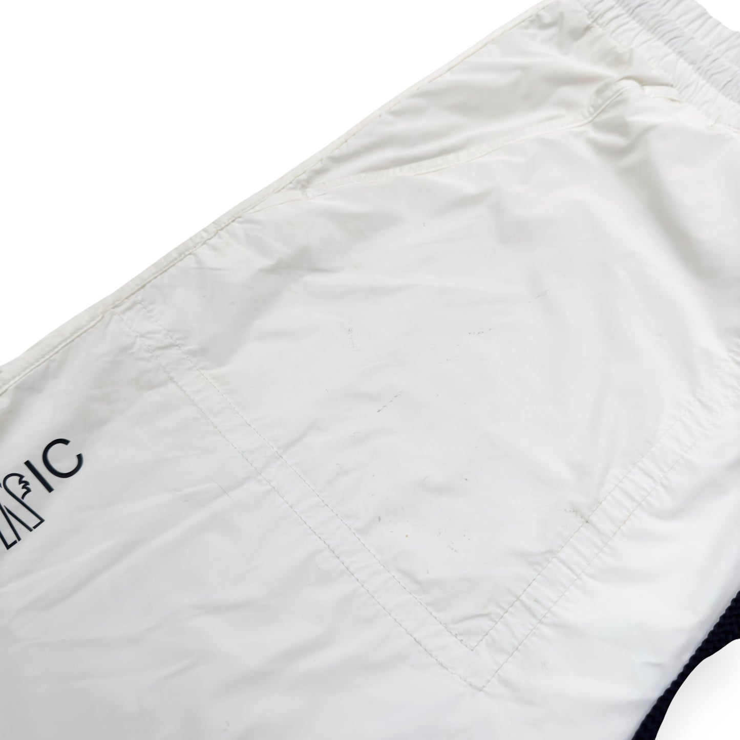 MONCLER GRENOBLE DAY-NAMIC NYLON SHORTS WHITE L