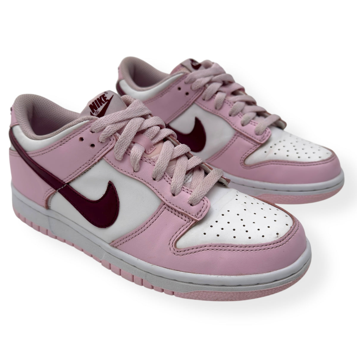 NIKE WOMENS DUNK LOW TOP SNEAKER PINK / RED UK5