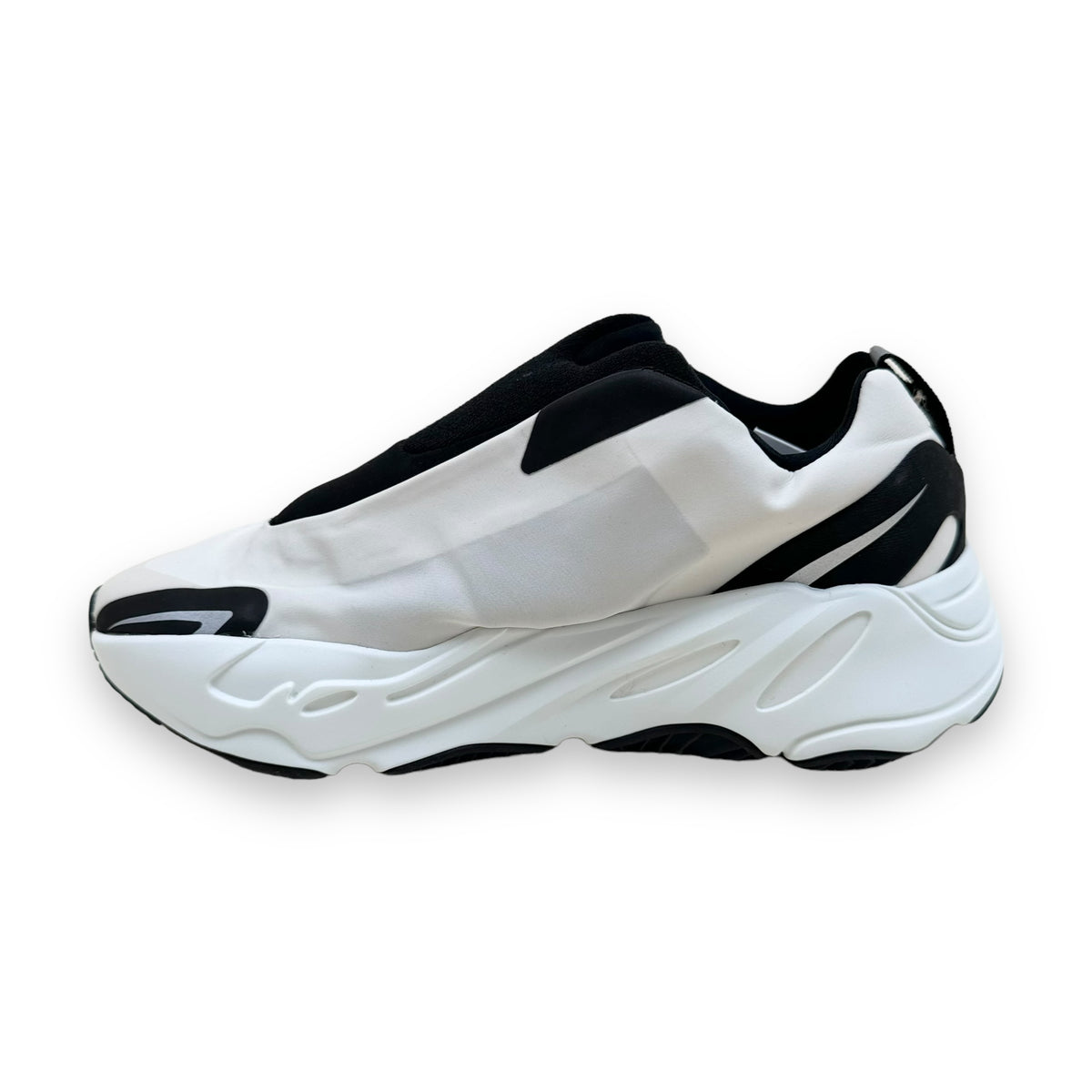 ADIDAS YEEZY BOOST 700 MNVN LACELESS ANALOG SNEAKER UK5